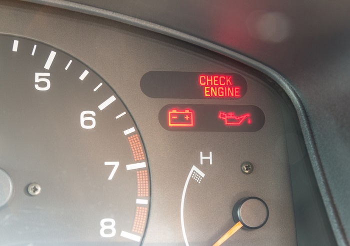 5 Things You Should Know About Your Oil Lights on Your Dashboard
