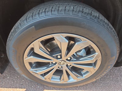 2024 Toyota RAV4 Hybrid XLE Premium