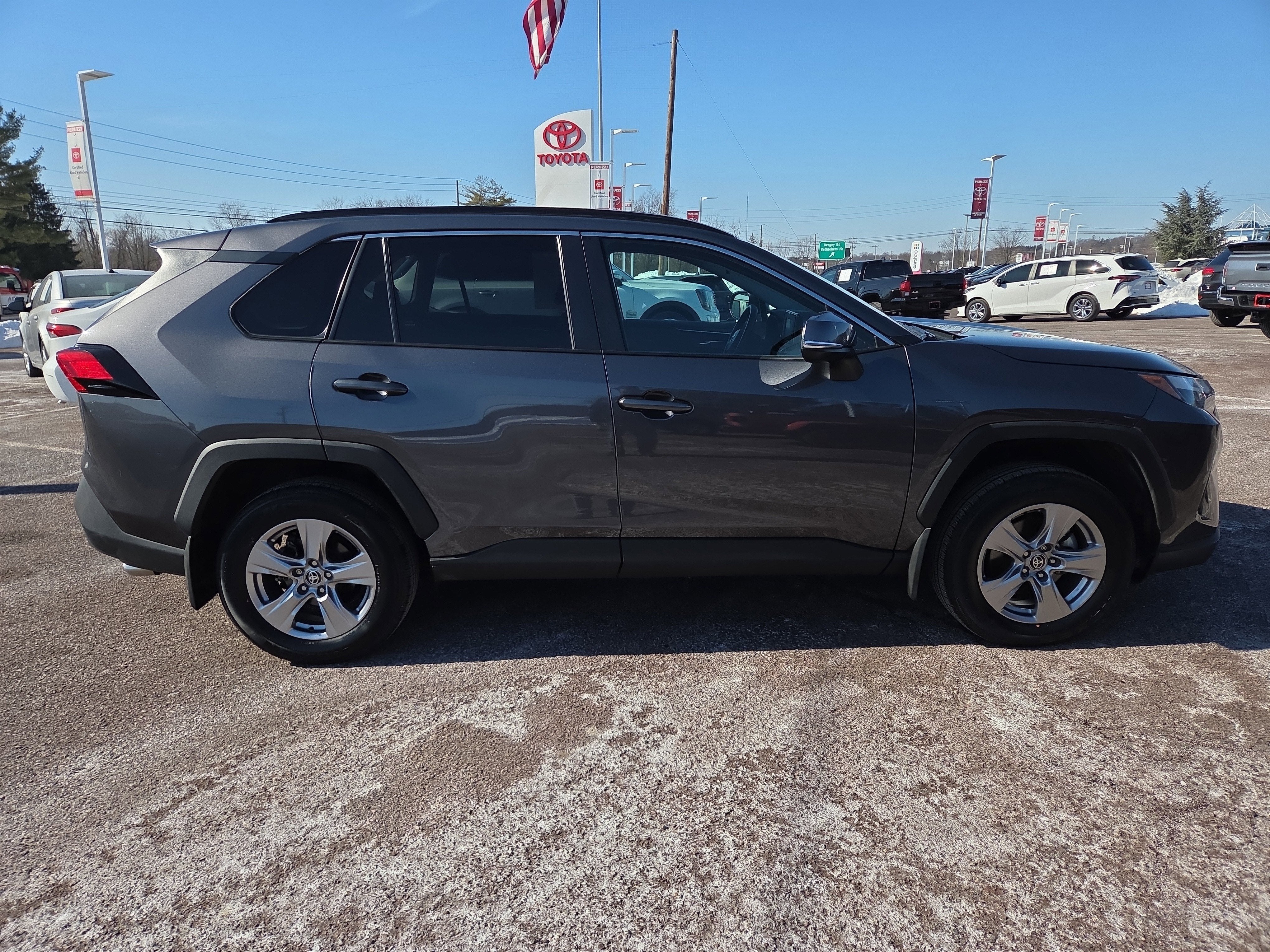 2022 Toyota RAV4 XLE