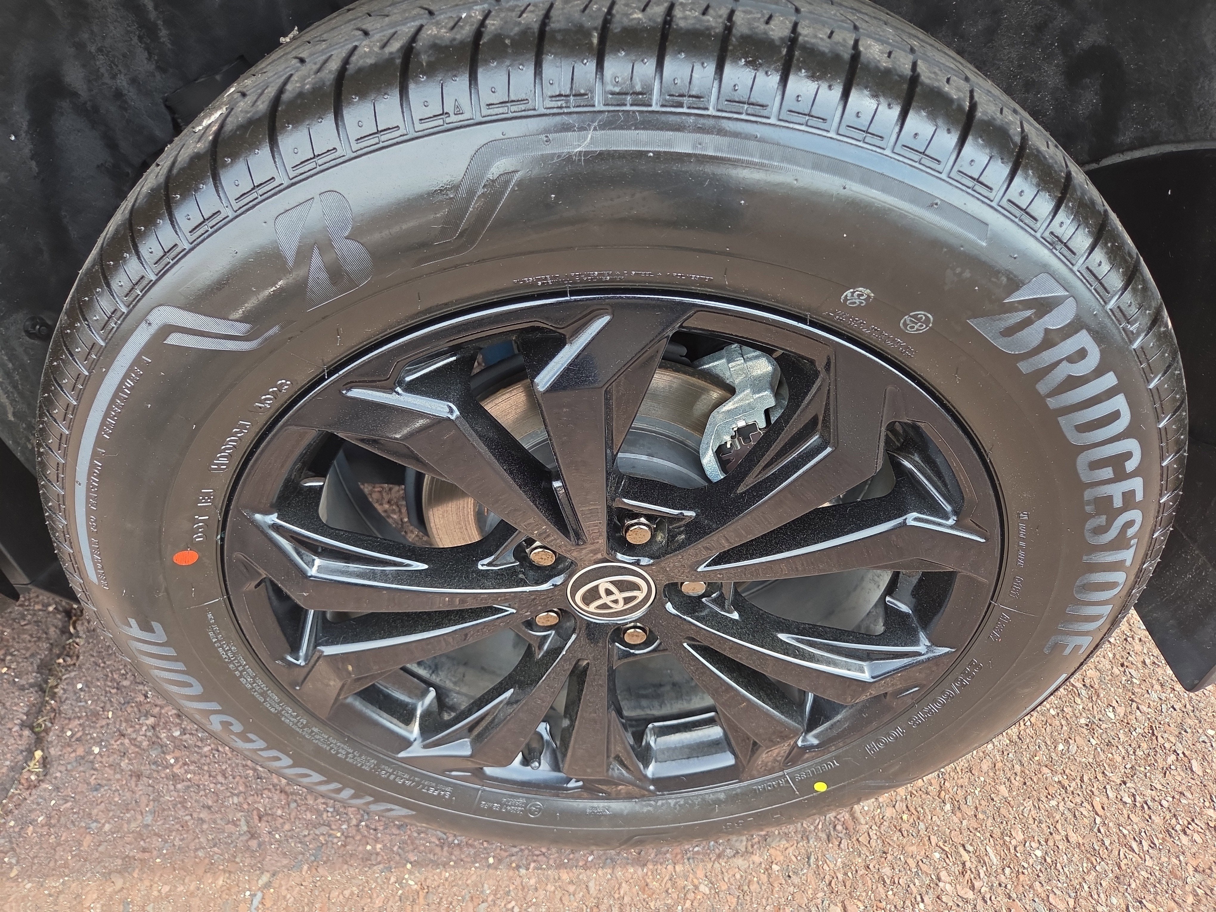 2024 Toyota RAV4 Hybrid SE