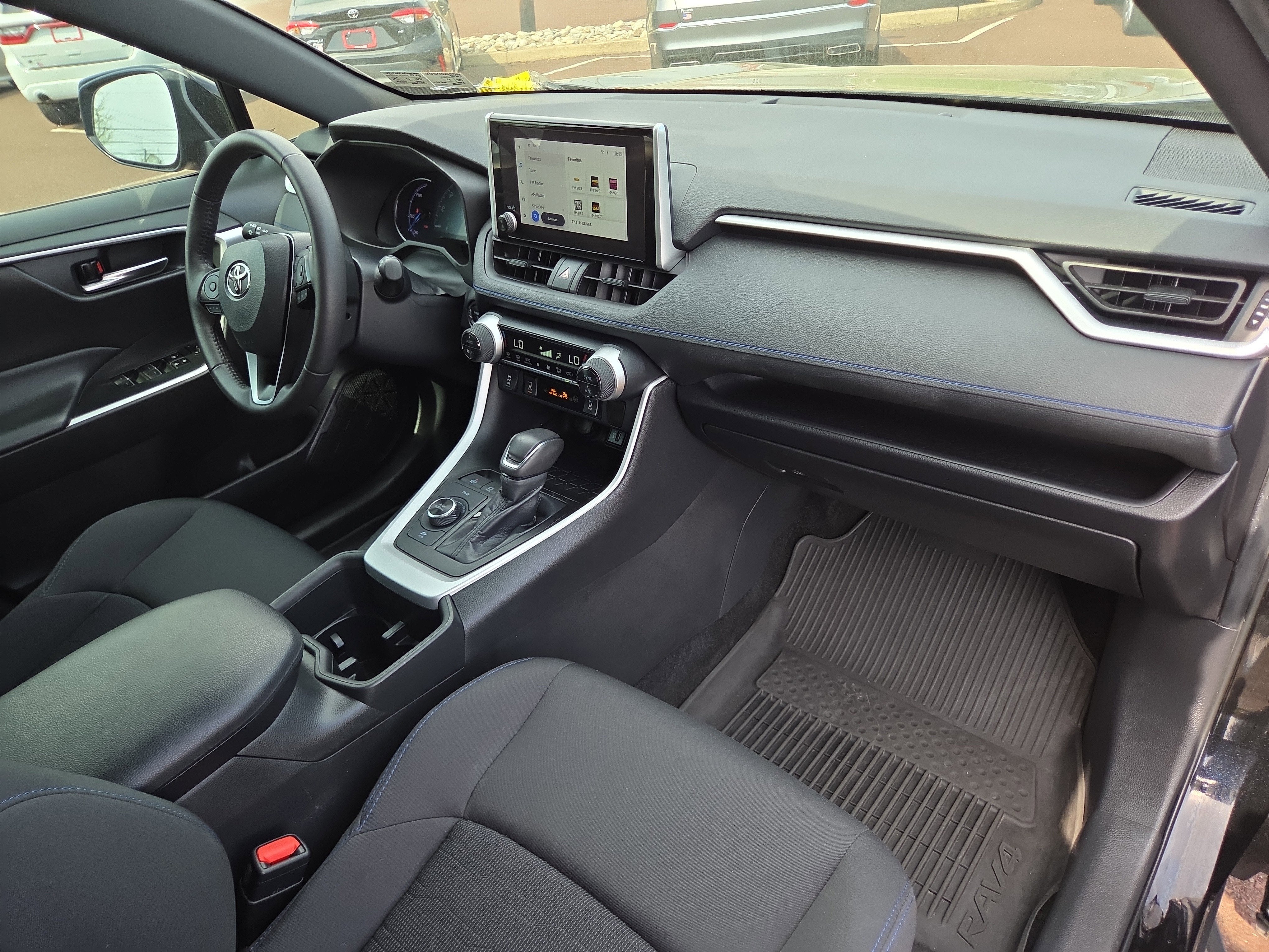 2024 Toyota RAV4 Hybrid SE