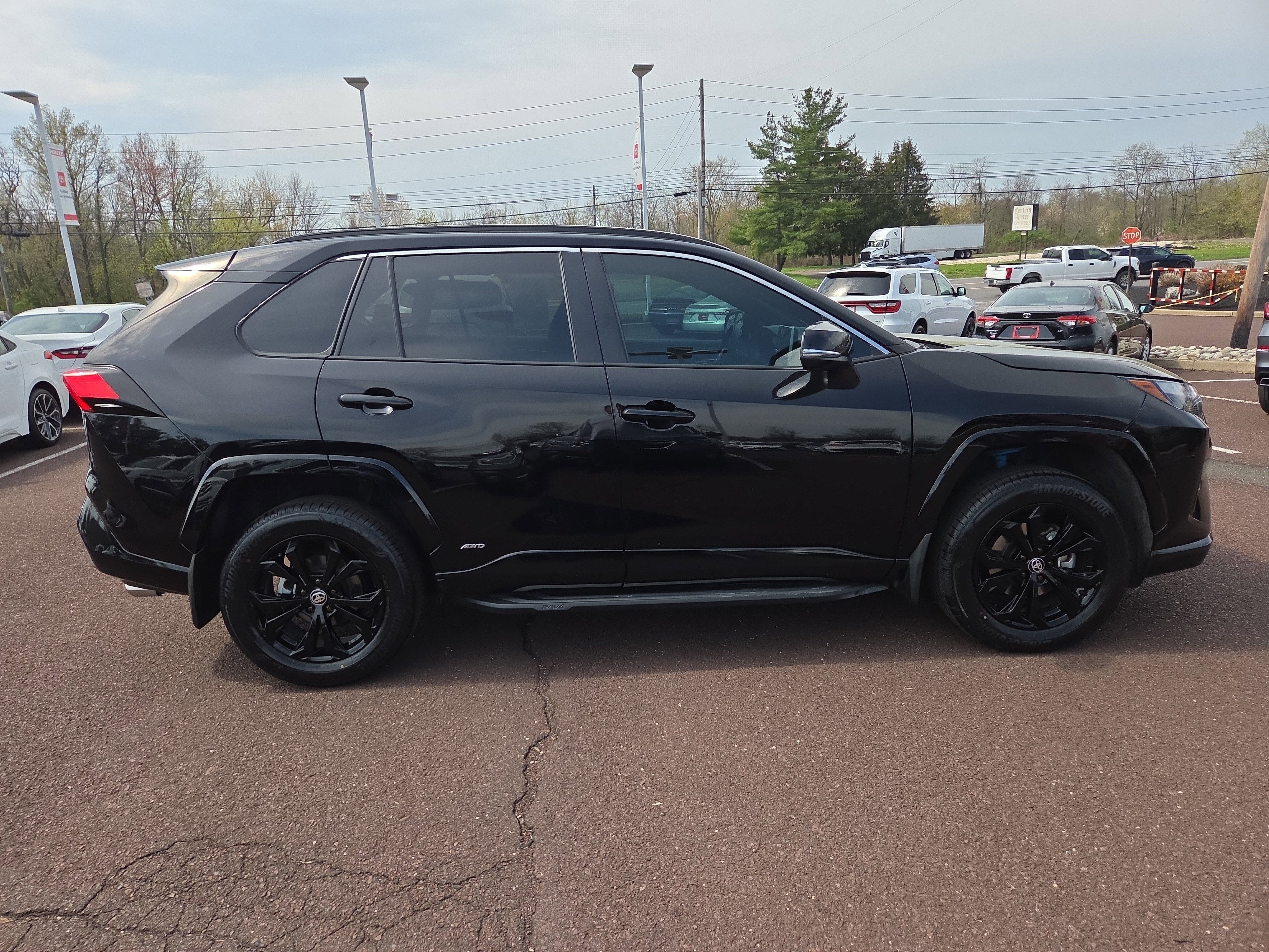 2024 Toyota RAV4 Hybrid SE