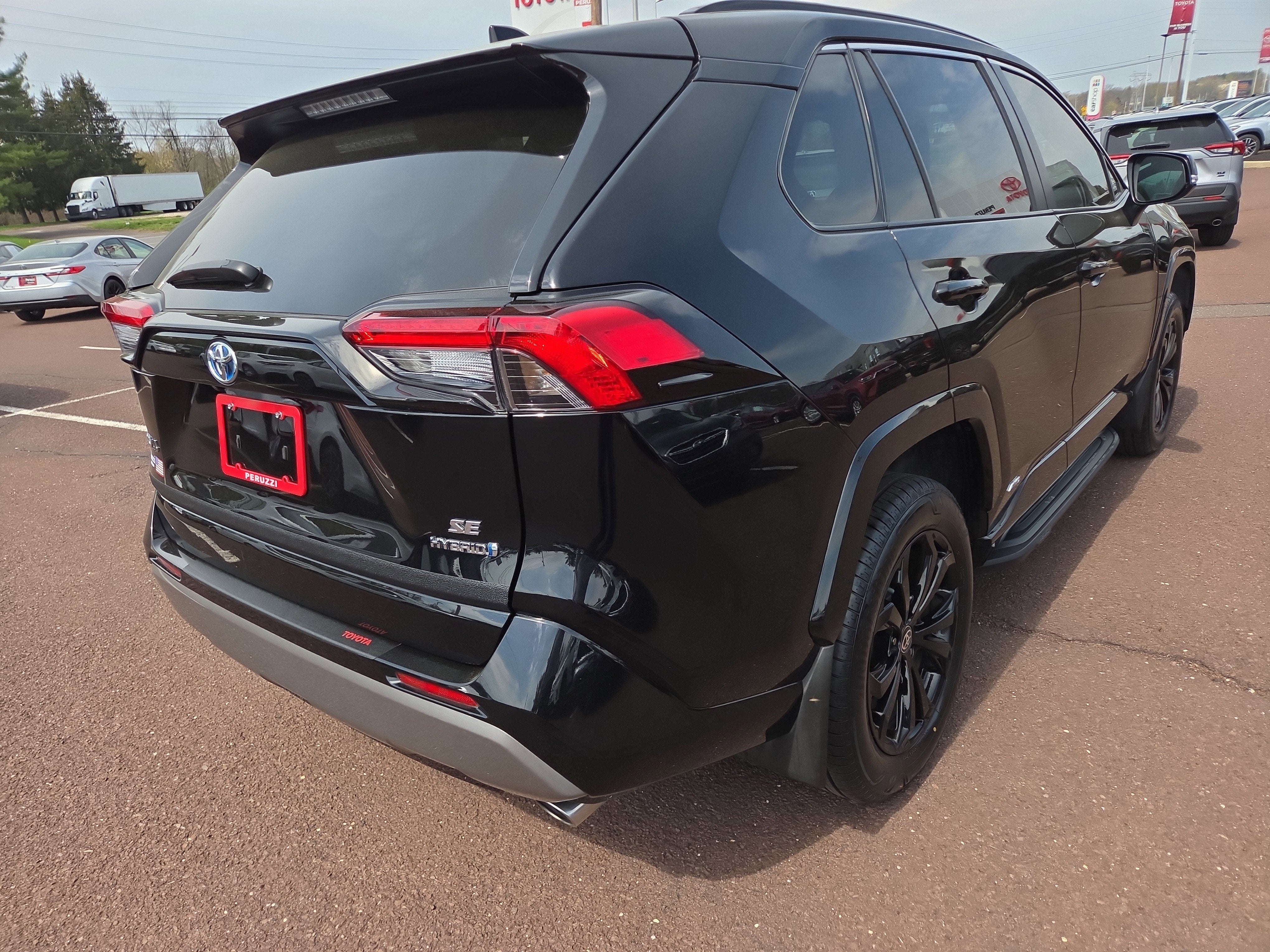 2024 Toyota RAV4 Hybrid SE