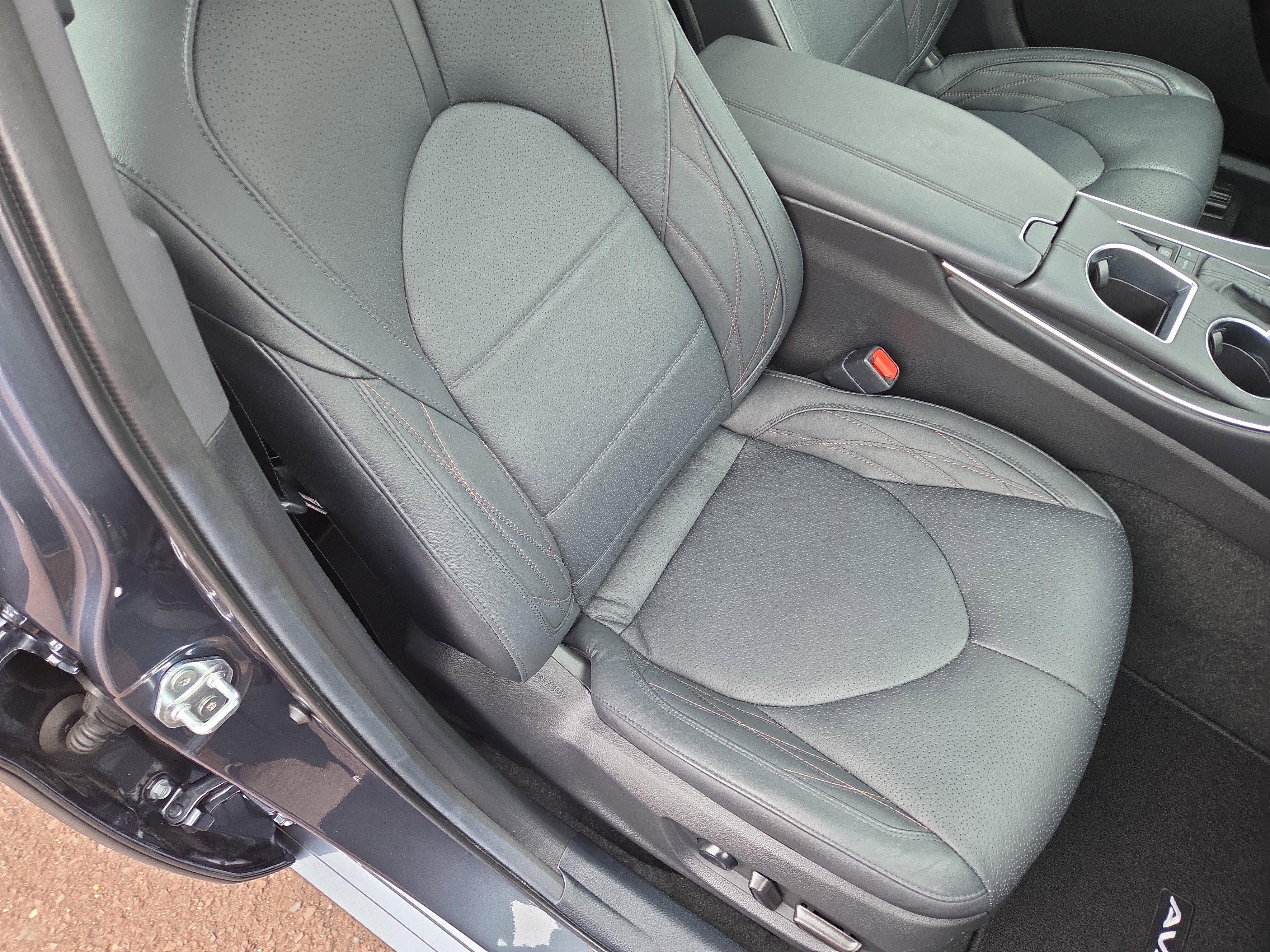 2022 Toyota Avalon Hybrid Limited