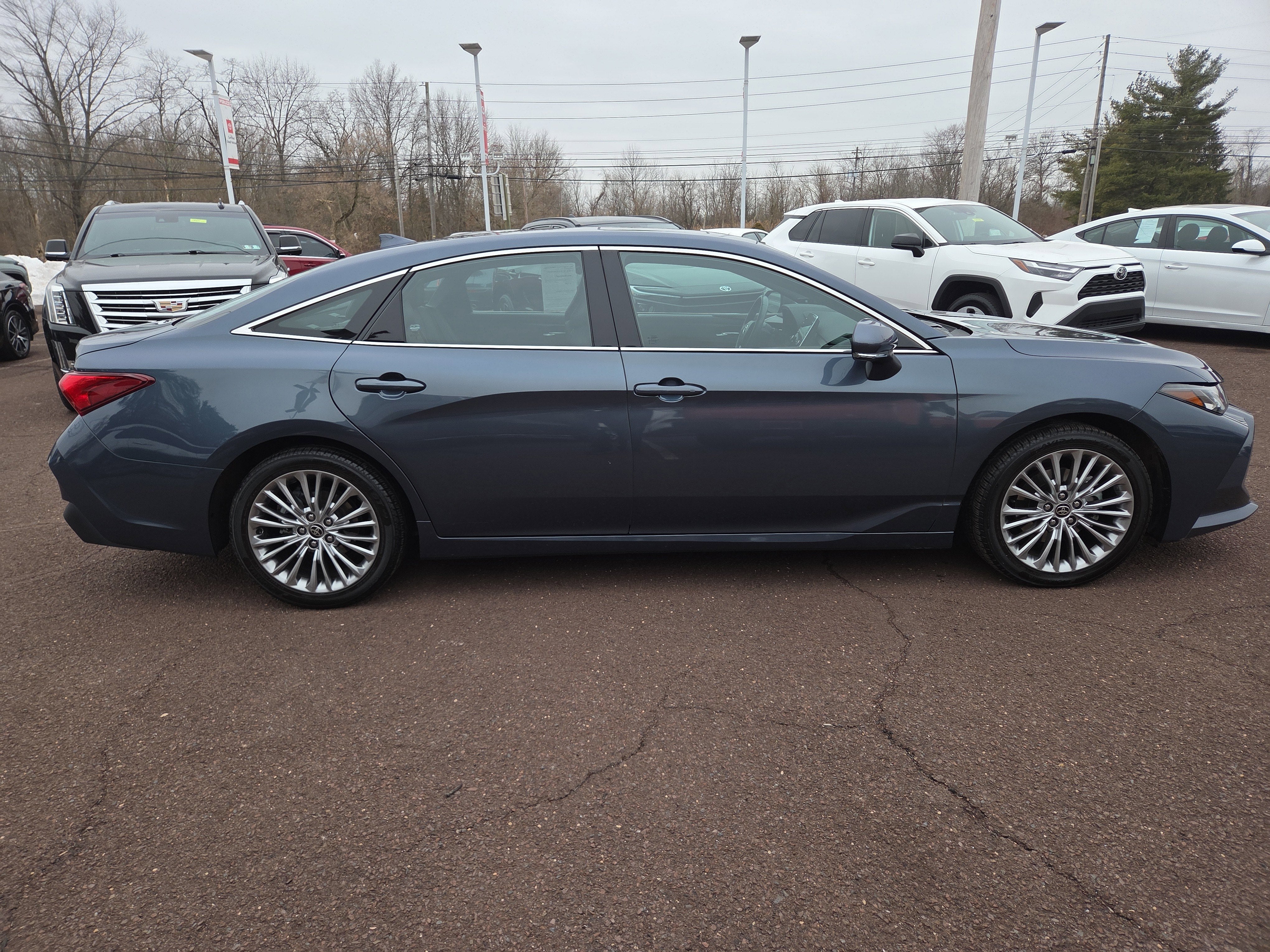 2022 Toyota Avalon Hybrid Limited