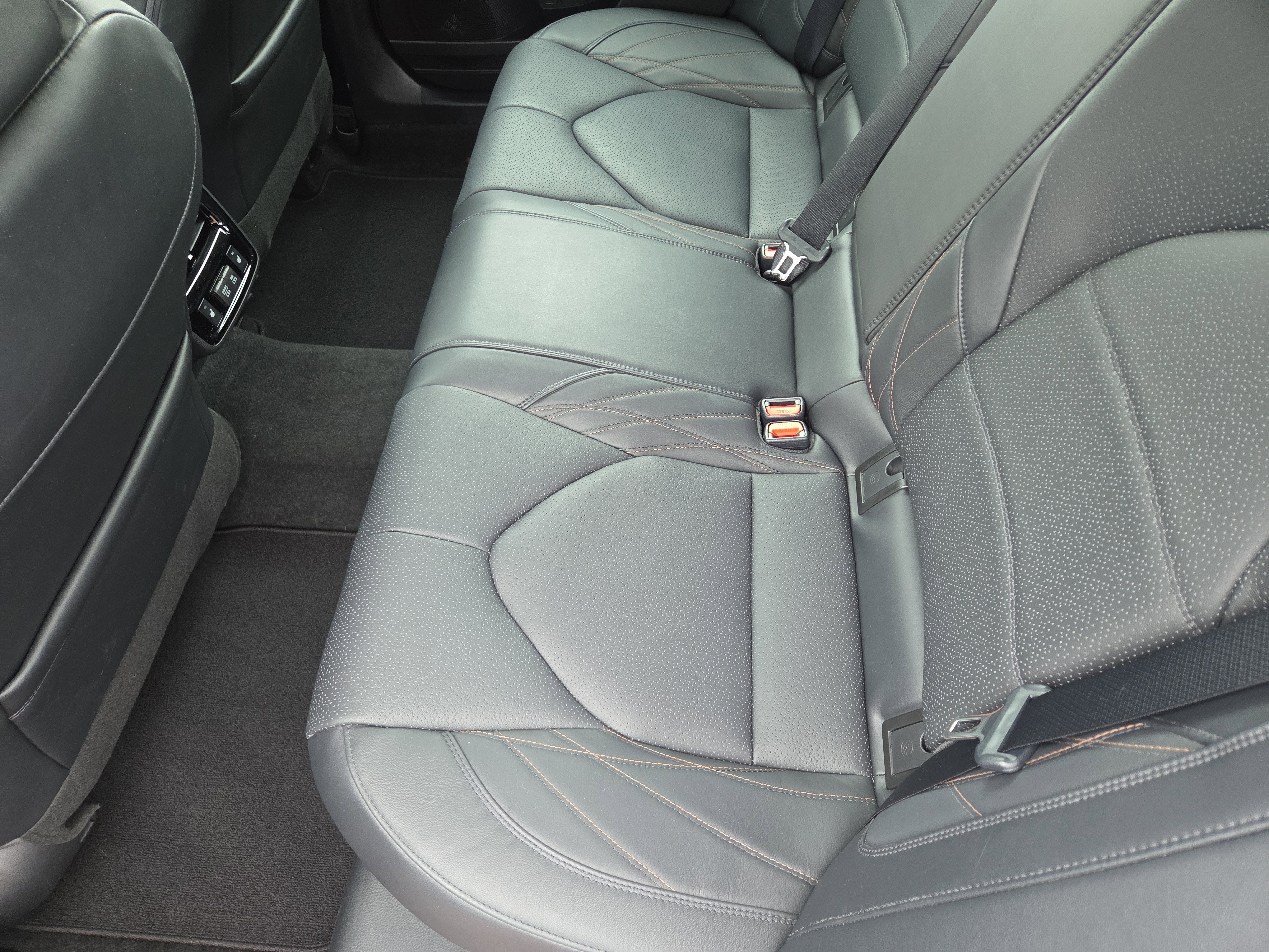 2022 Toyota Avalon Hybrid Limited