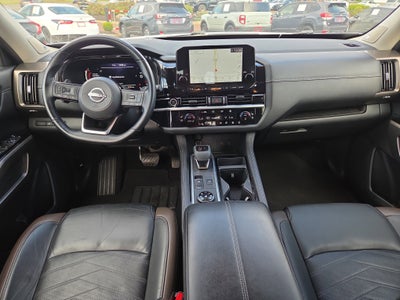 2023 Nissan Pathfinder Platinum