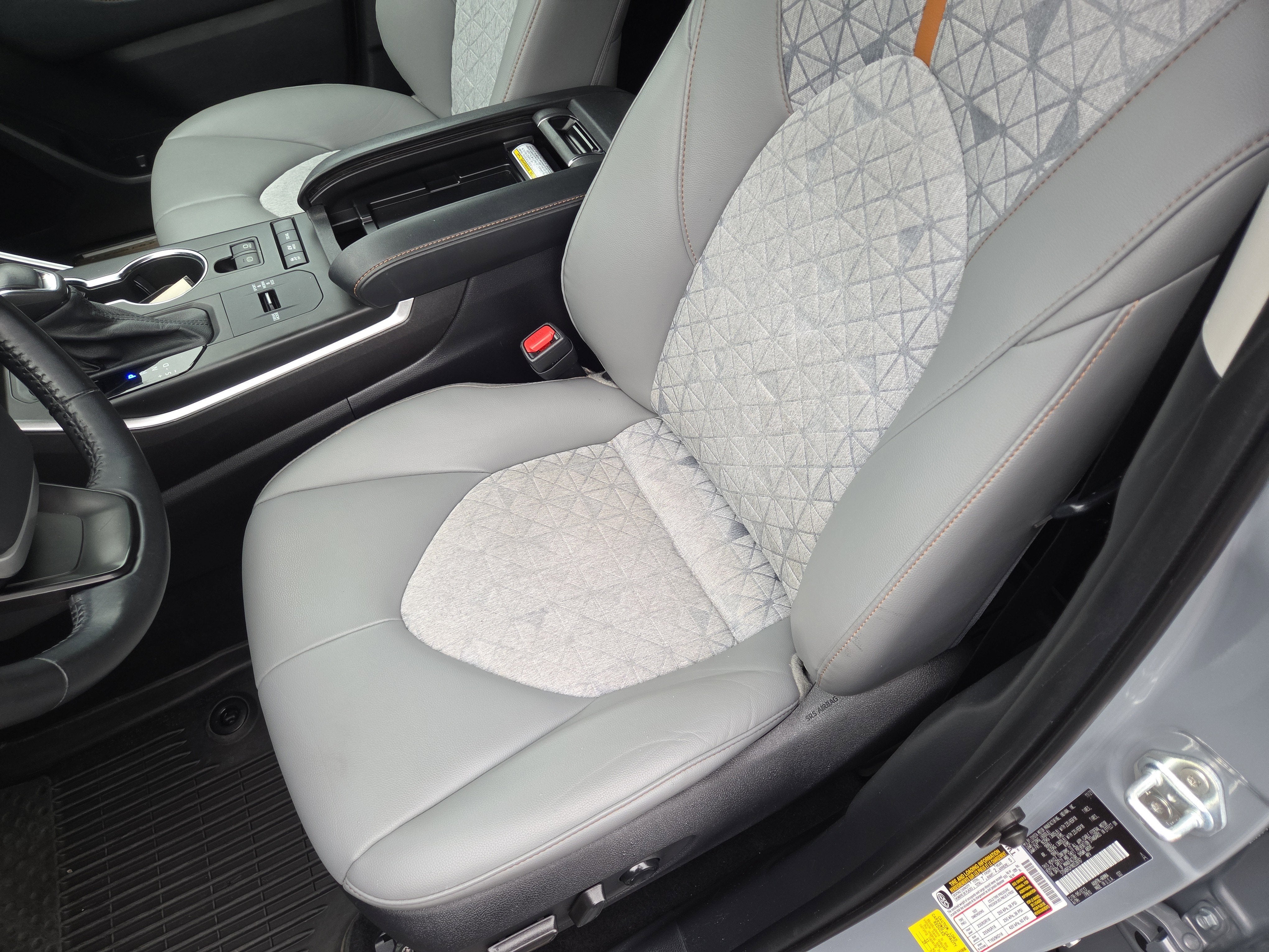2022 Toyota Highlander Hybrid Bronze Edition
