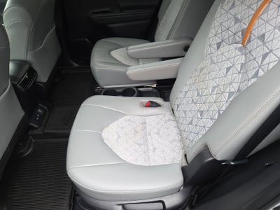 2022 Toyota Highlander Hybrid Bronze Edition