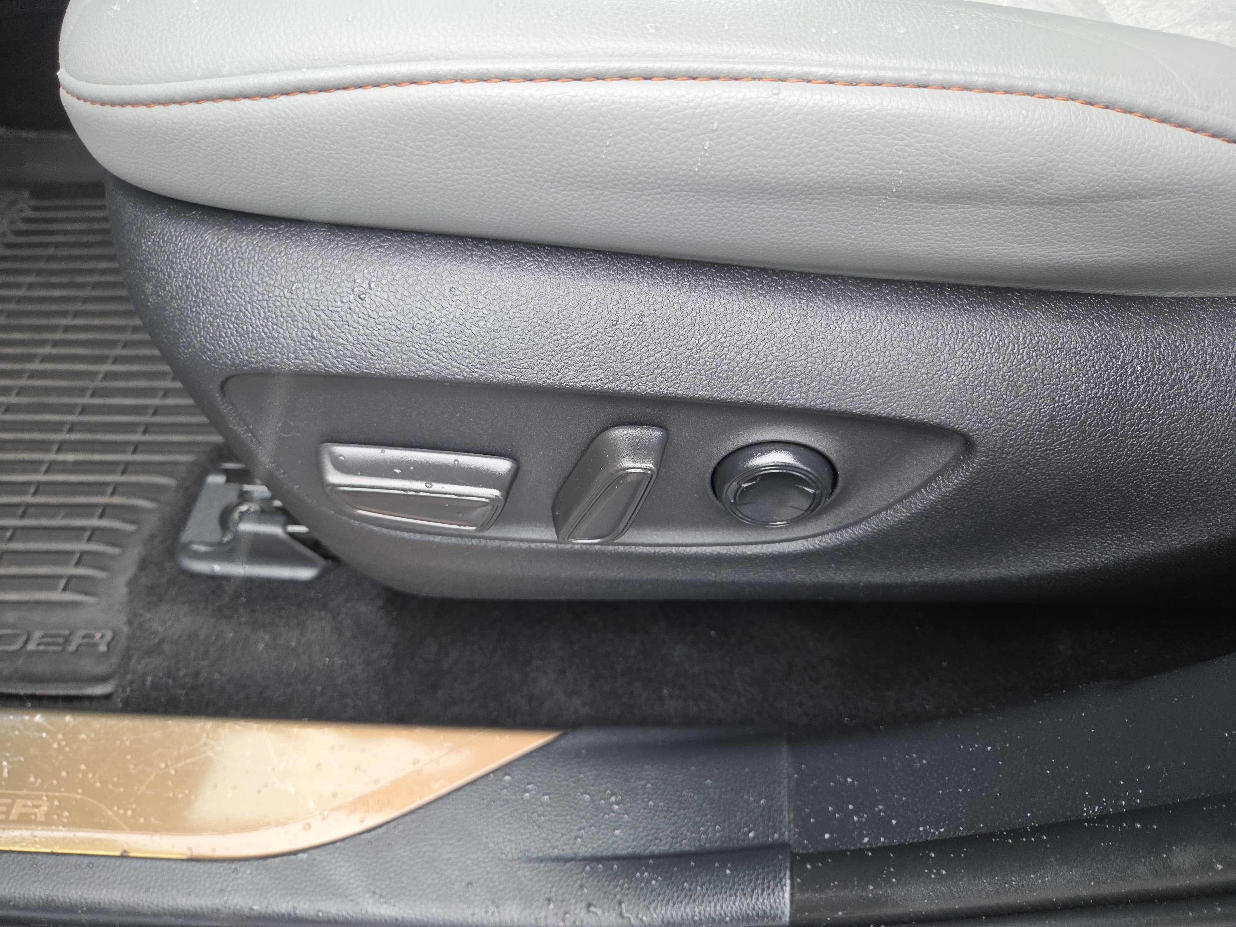 2022 Toyota Highlander Hybrid Bronze Edition