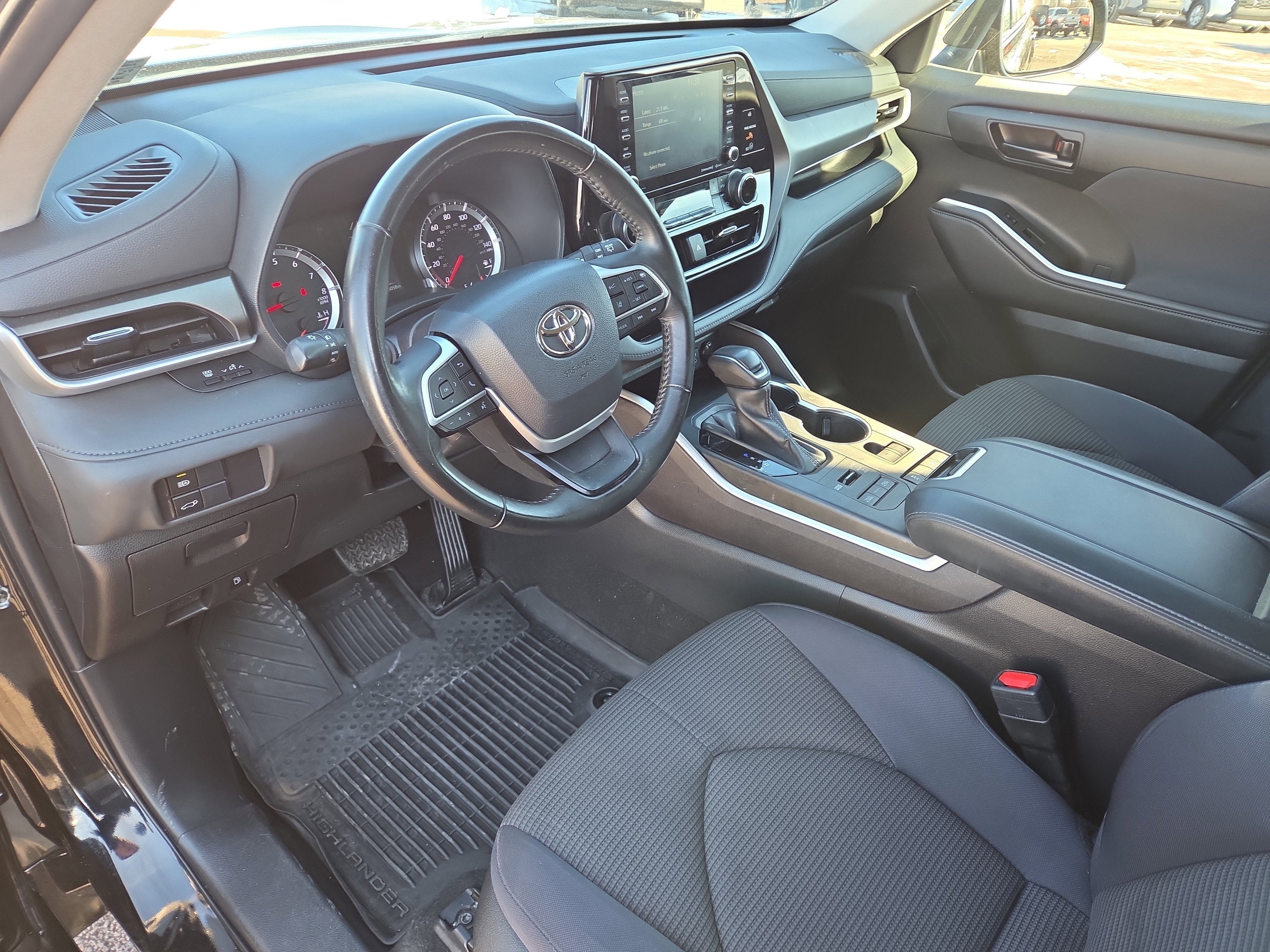 2022 Toyota Highlander LE