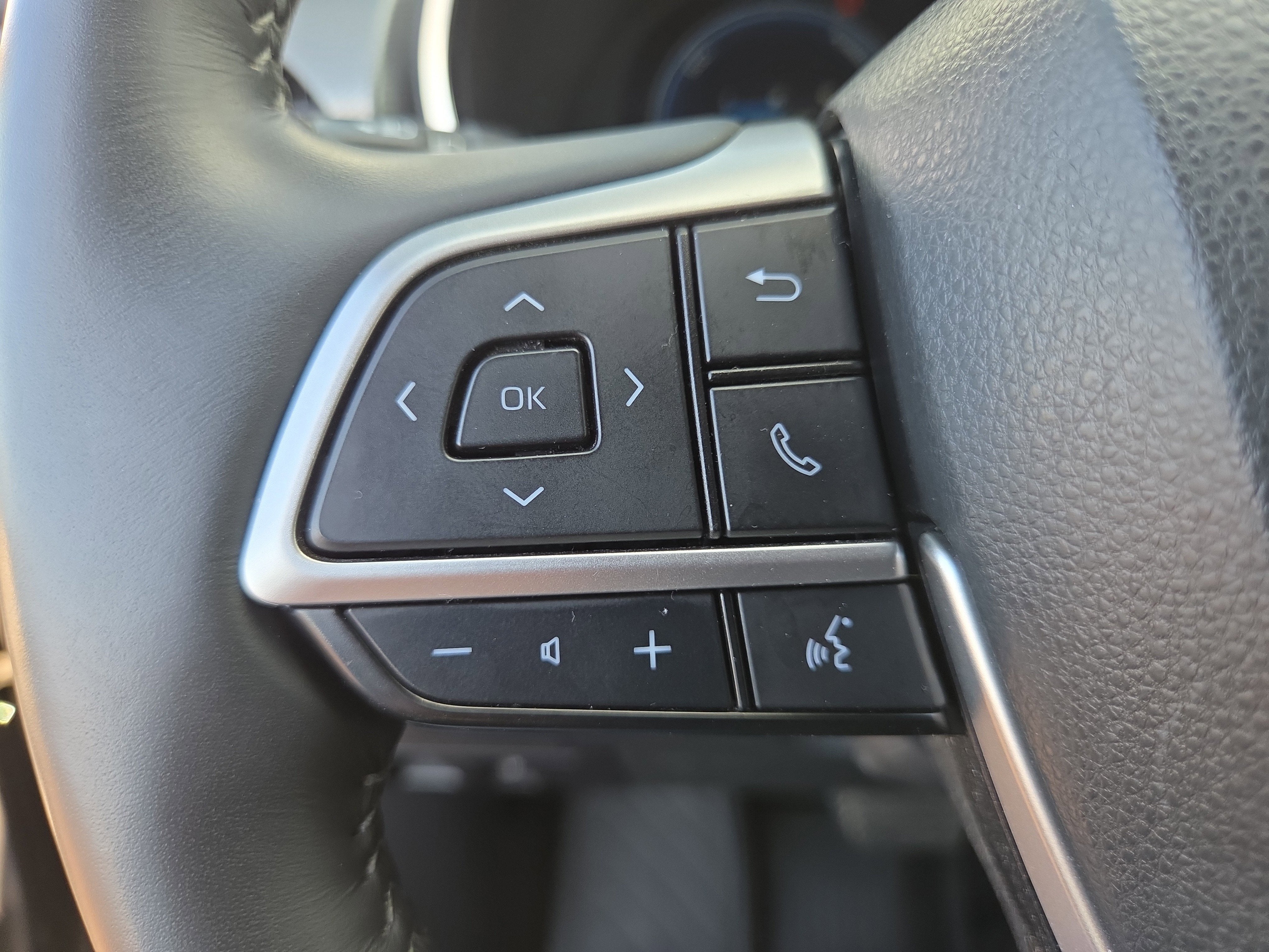 2023 Toyota Highlander Hybrid Platinum