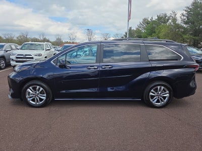 2025 Toyota Sienna XLE