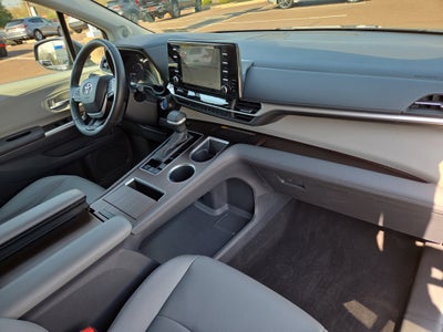 2023 Toyota Sienna XLE