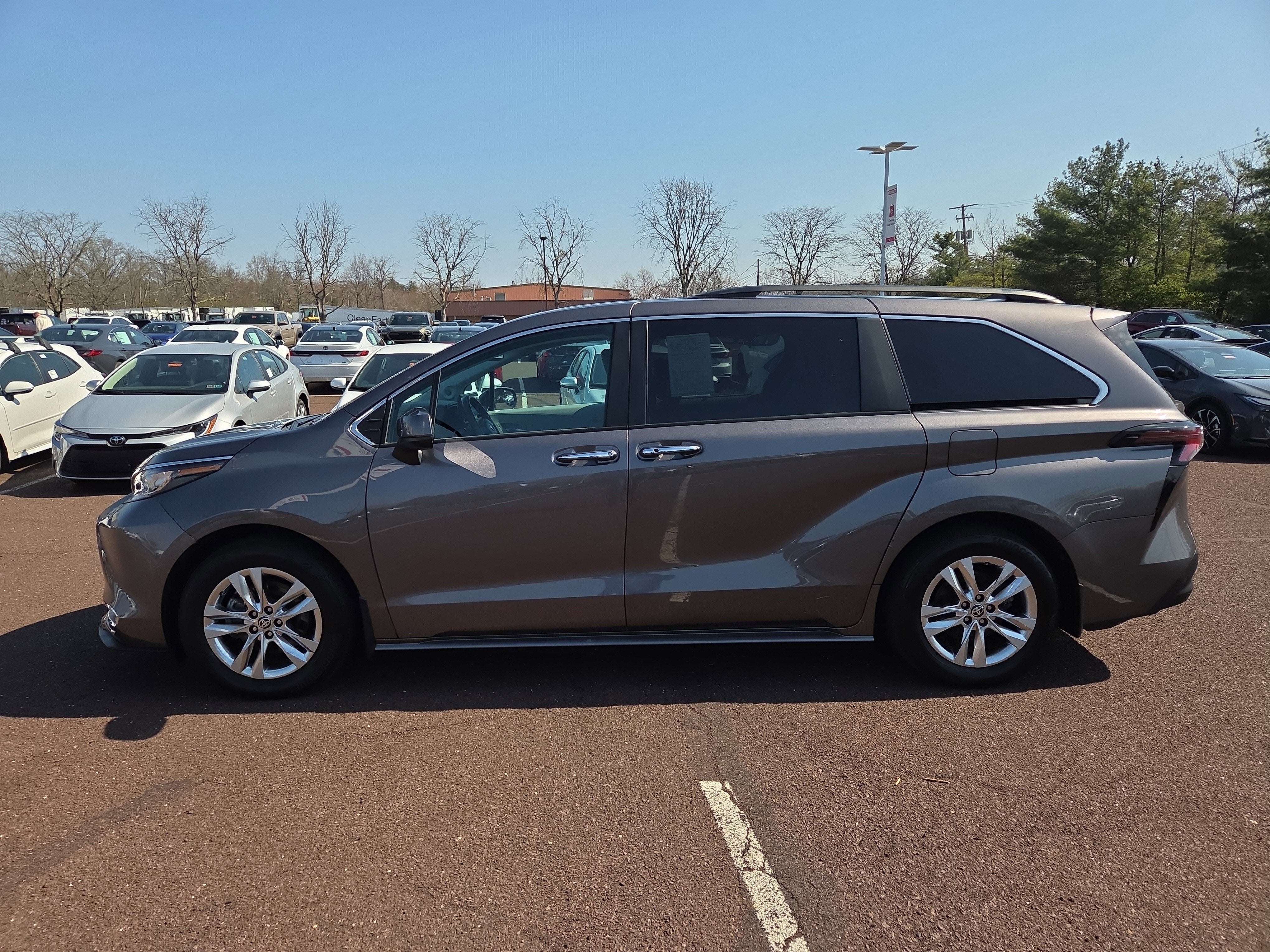2023 Toyota Sienna XLE