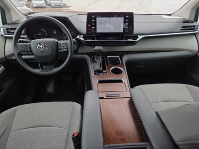 2024 Toyota Sienna LE