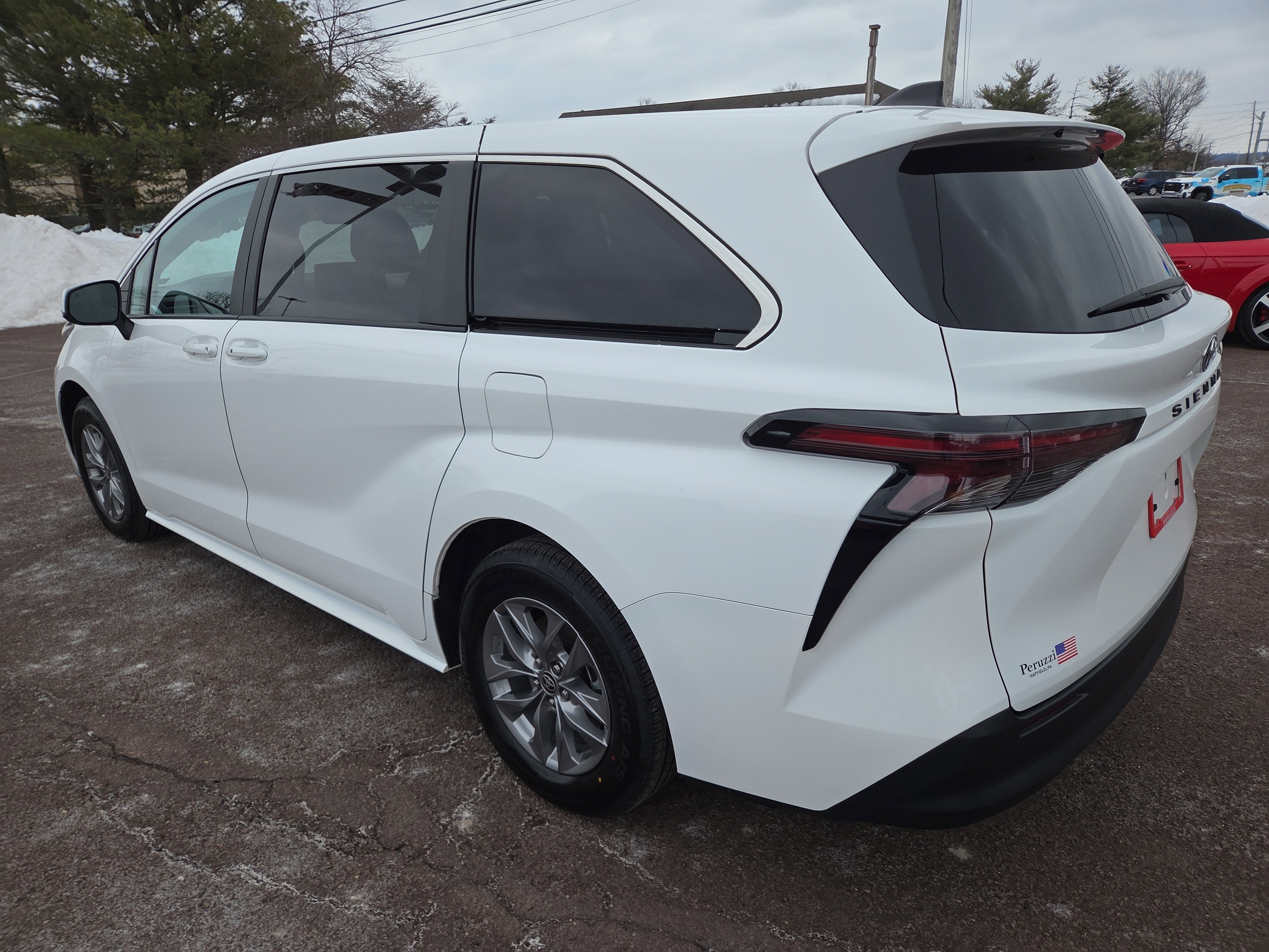 2024 Toyota Sienna LE