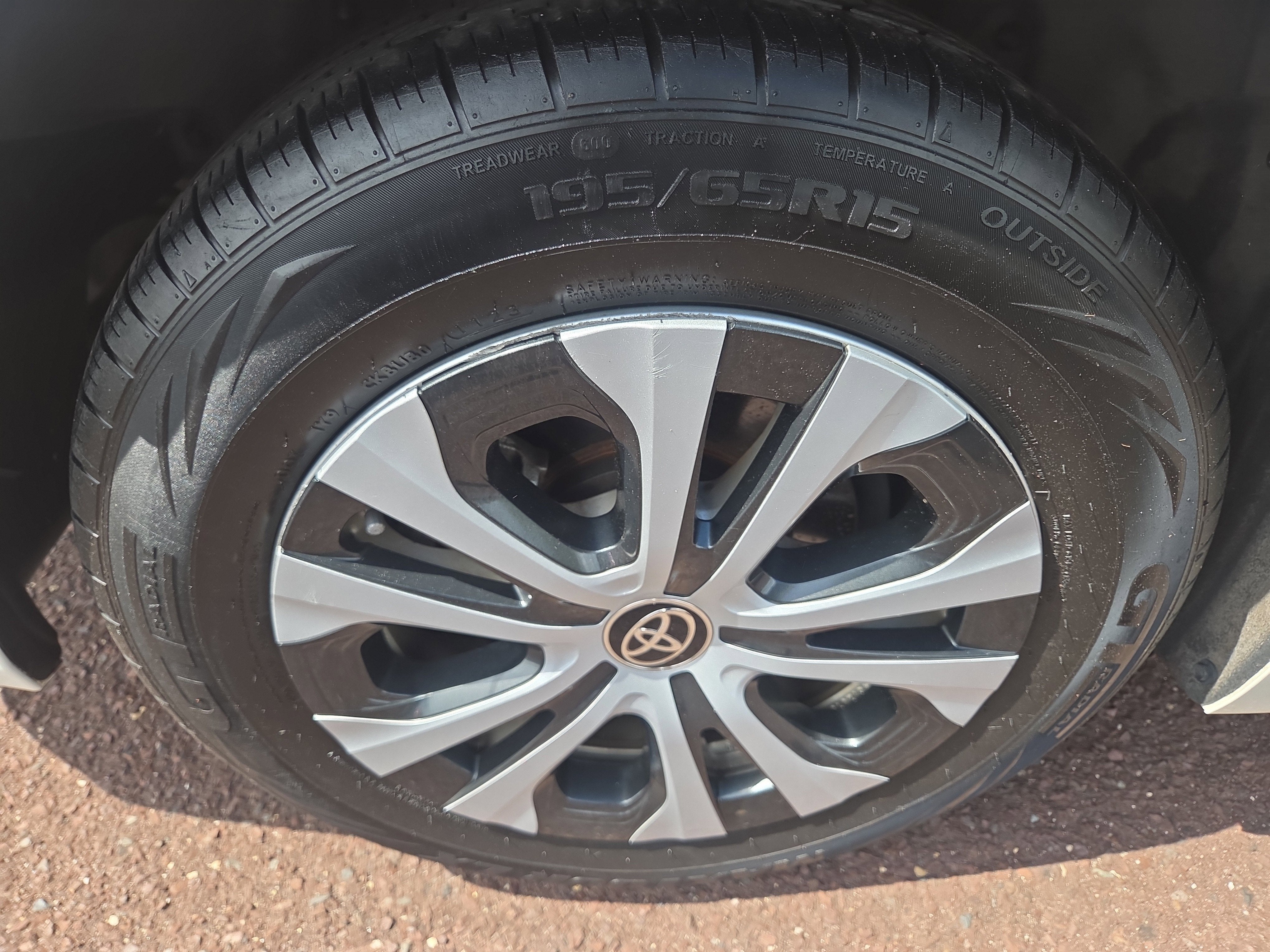 2019 Toyota Prius LE