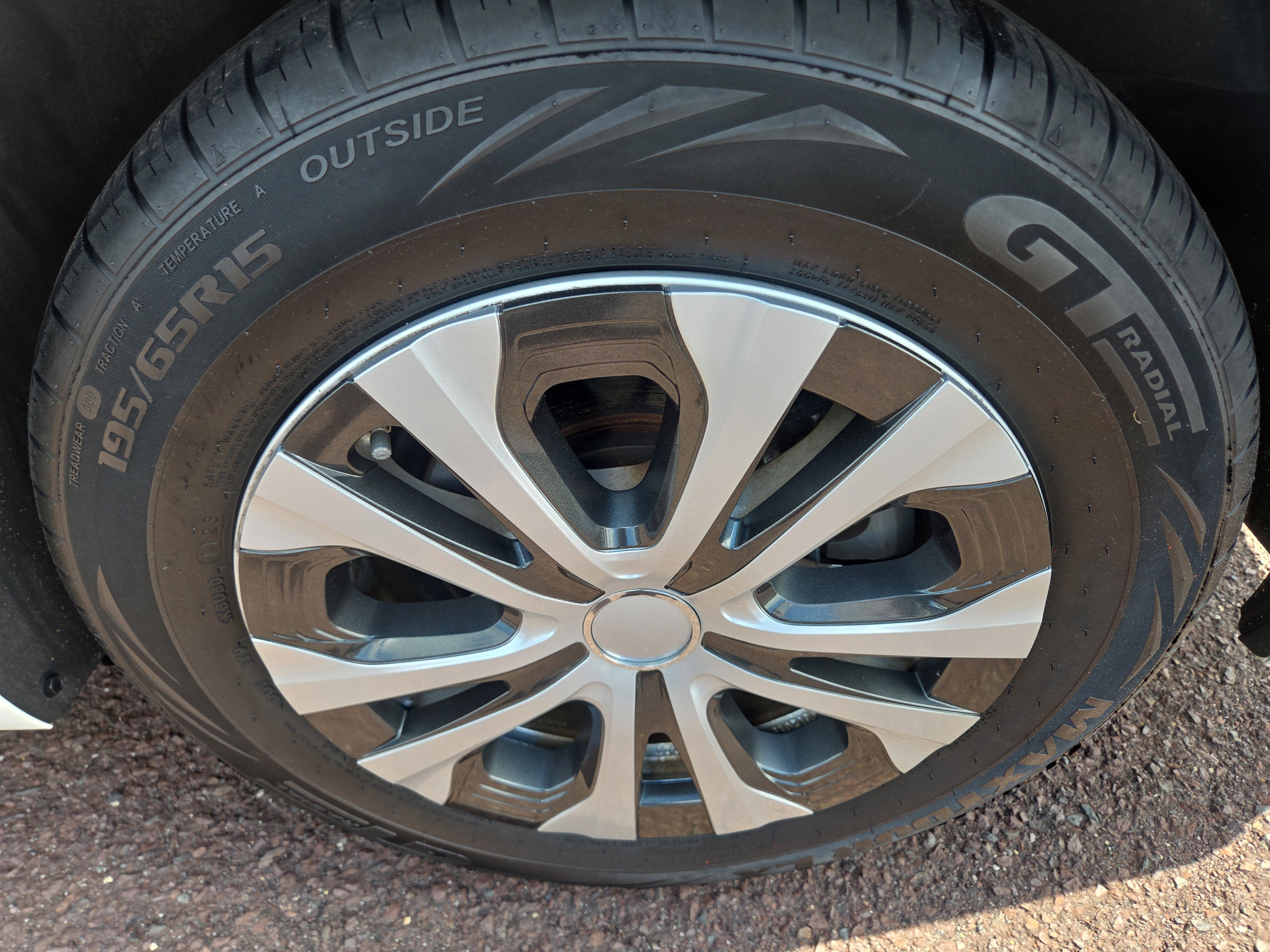 2019 Toyota Prius LE