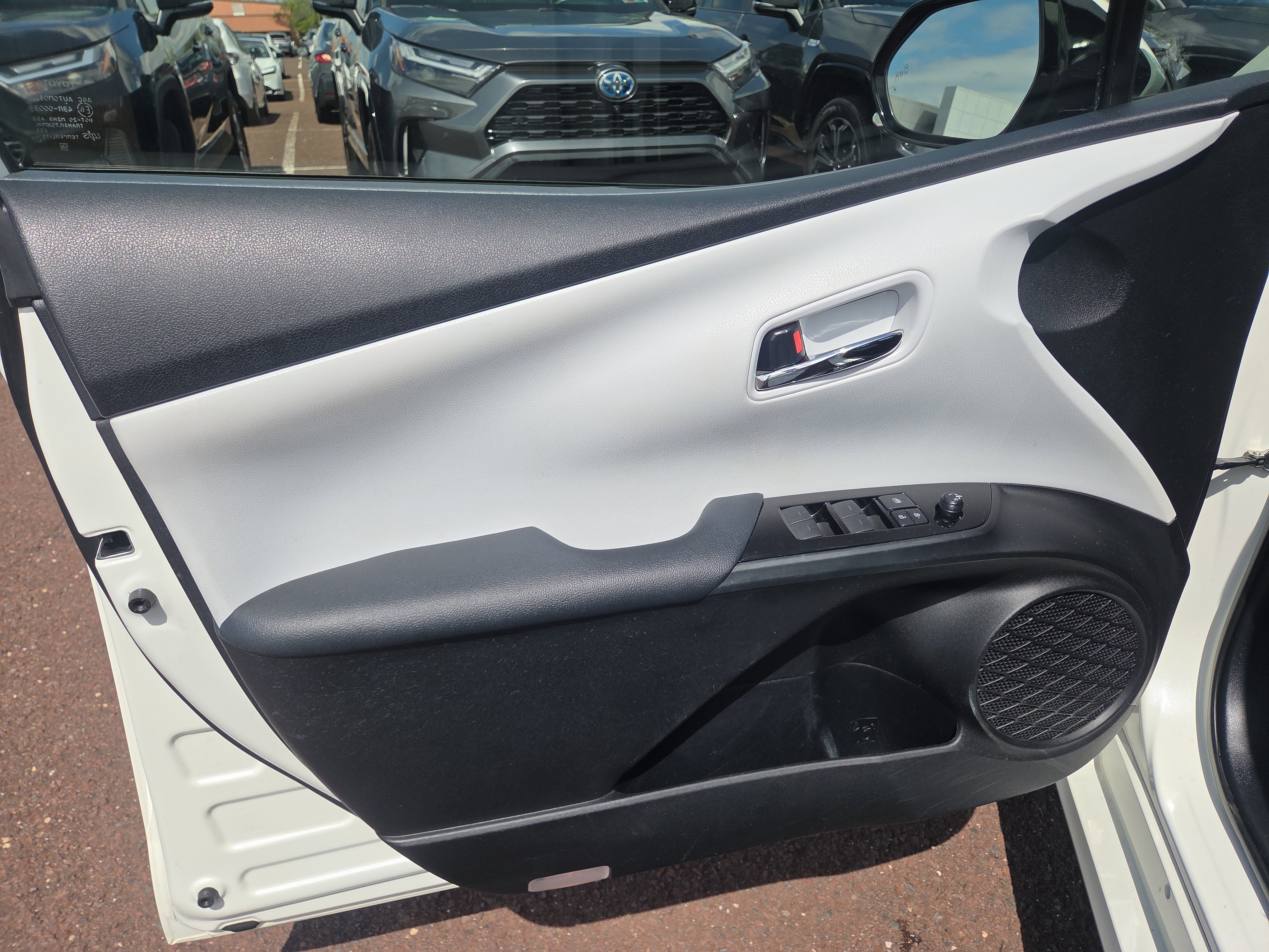 2019 Toyota Prius LE