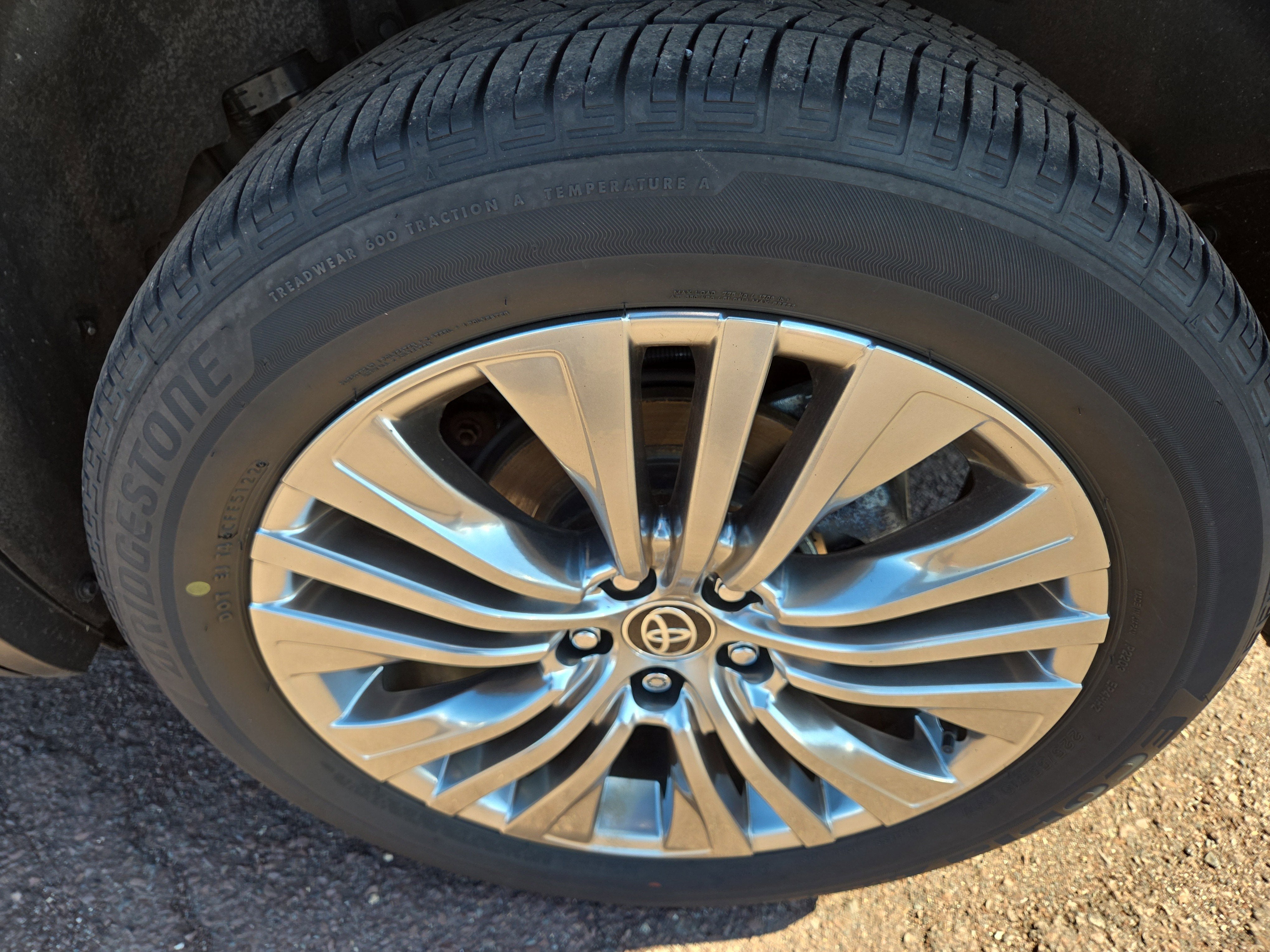 2023 Toyota Venza LE