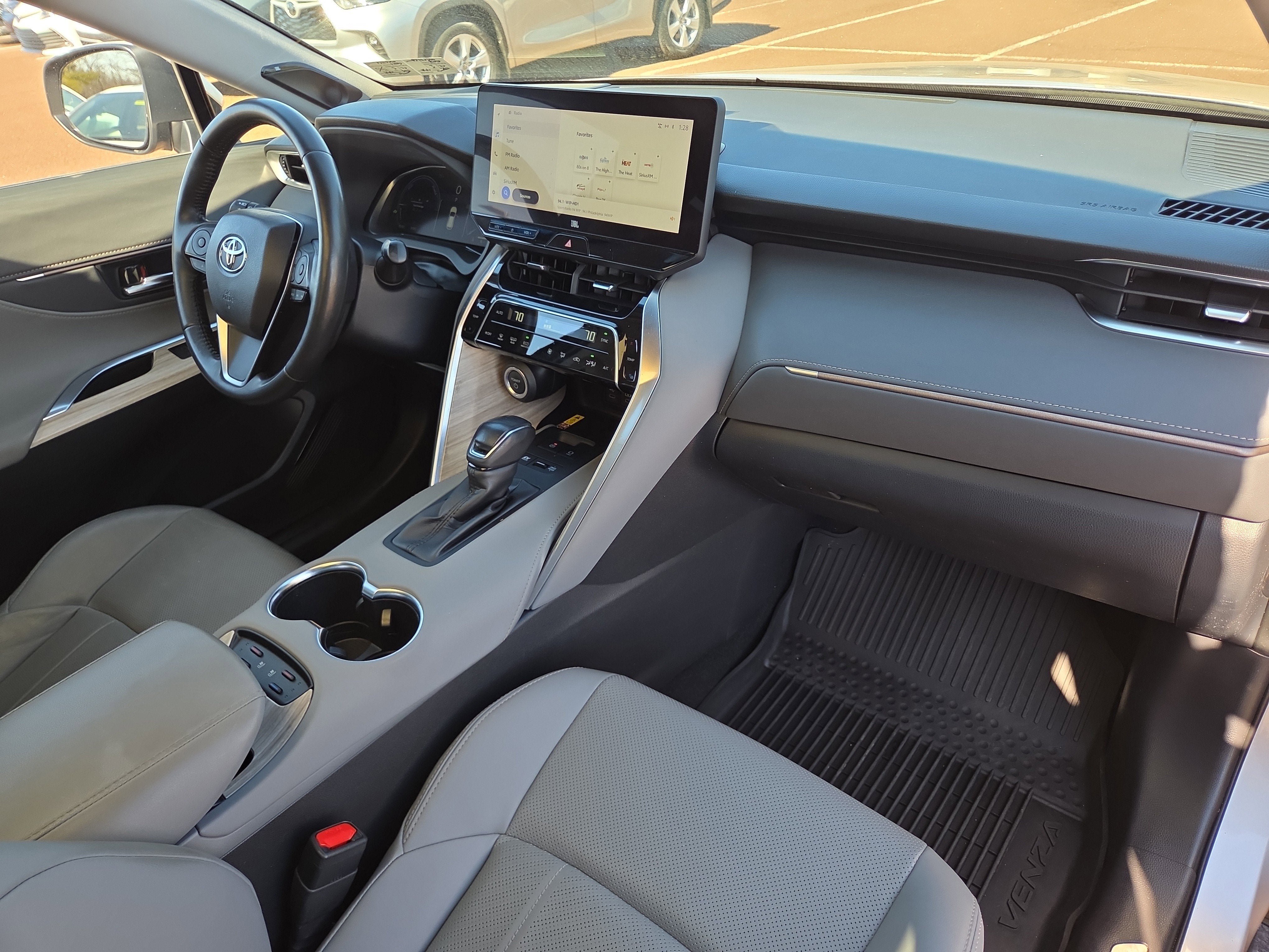 2023 Toyota Venza LE