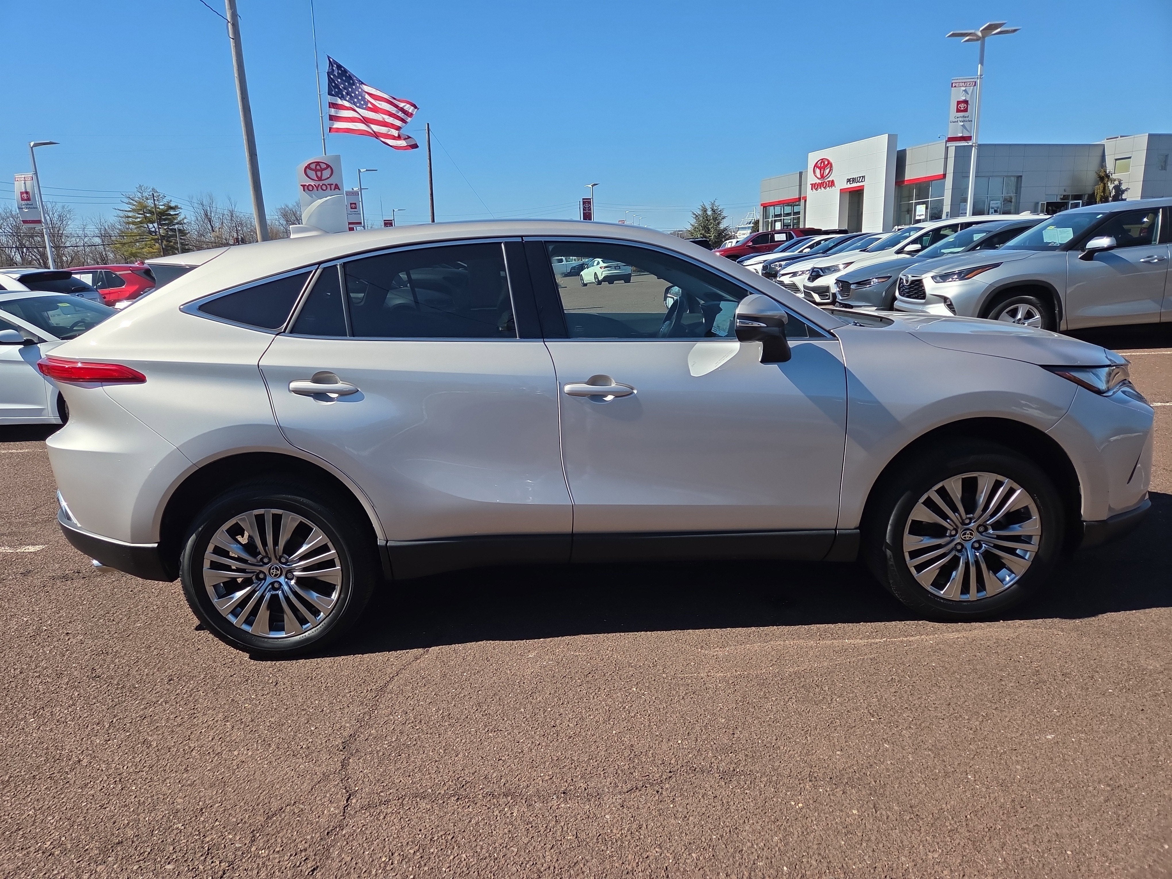 2023 Toyota Venza LE