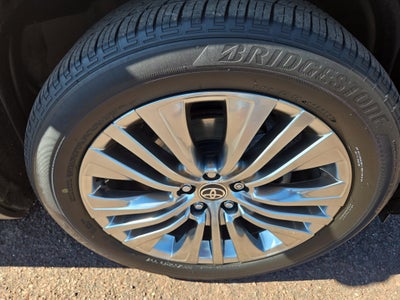 2023 Toyota Venza LE