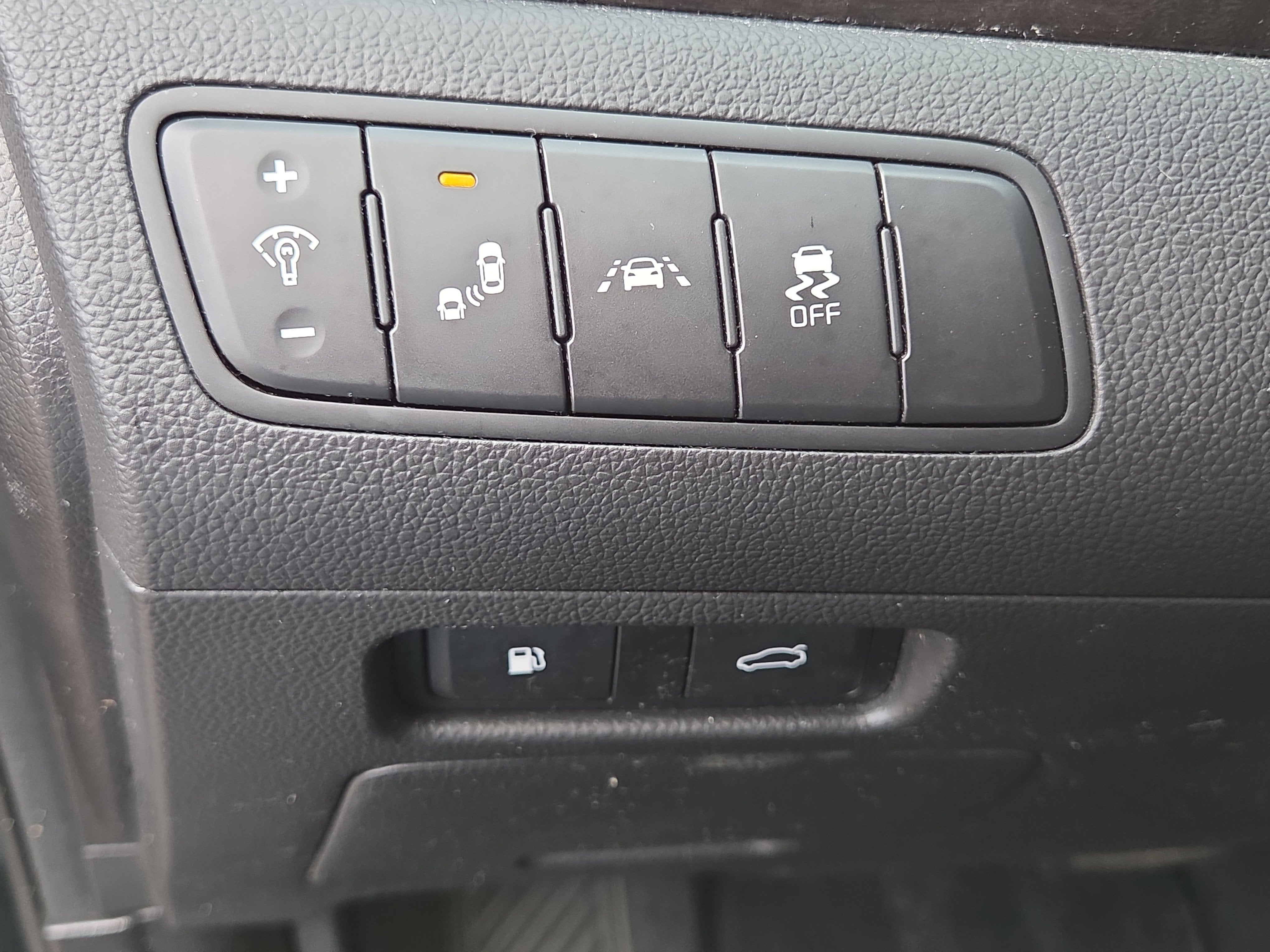 2014 Kia Cadenza Limited