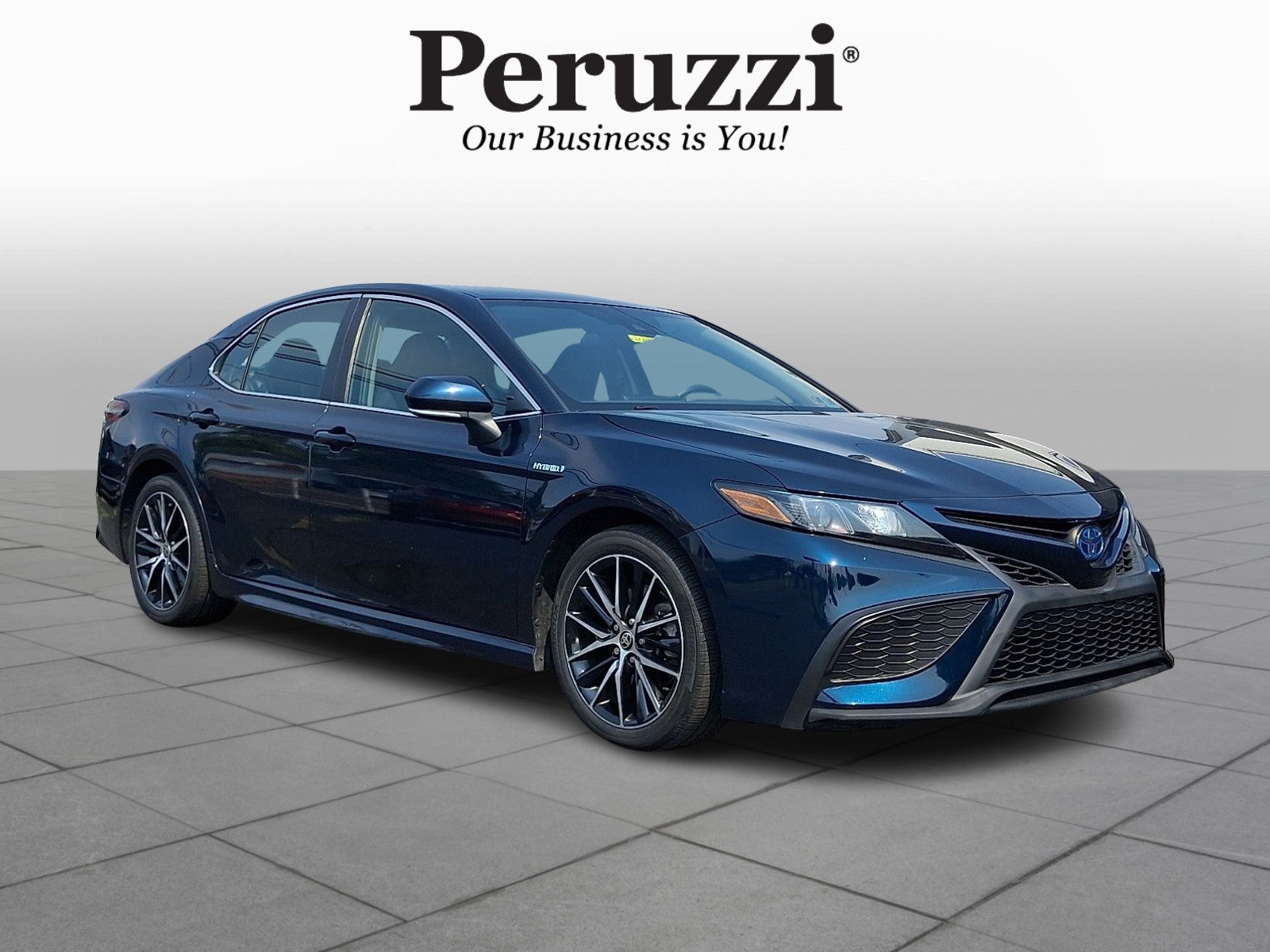 2021 Toyota Camry SE Hybrid