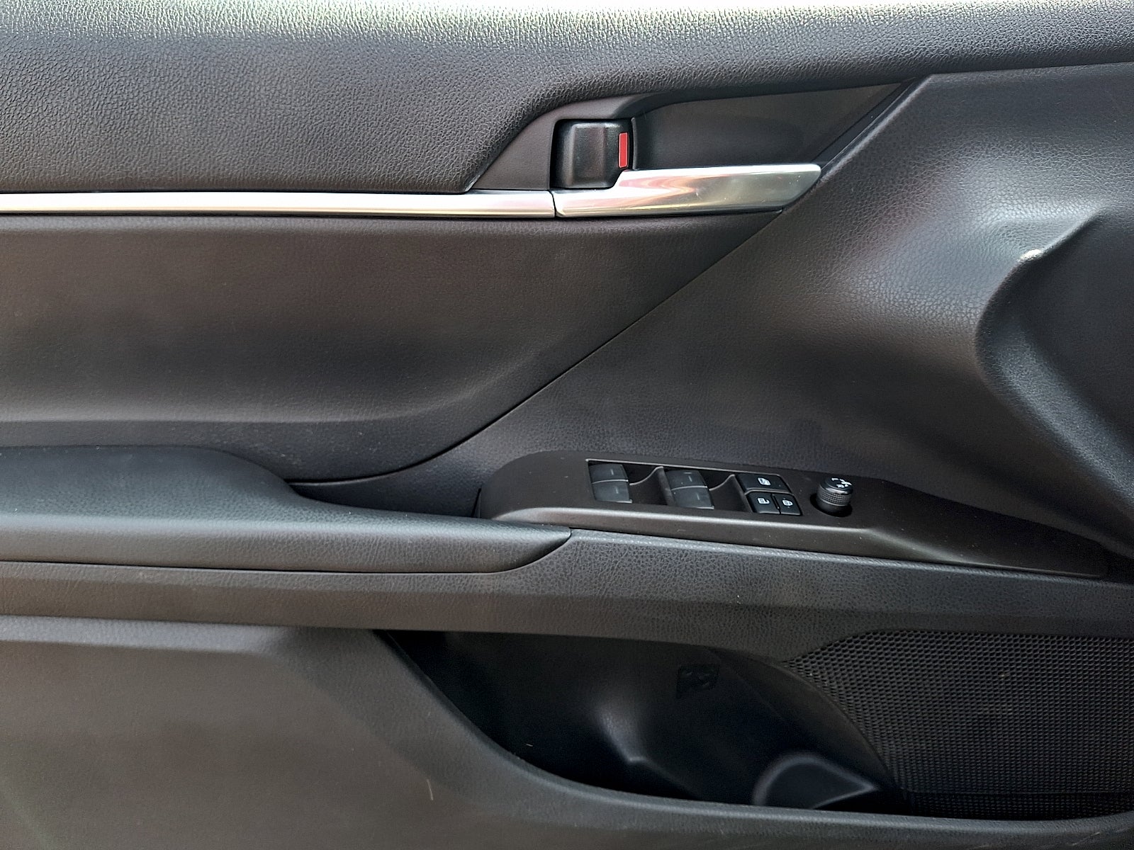 2021 Toyota Camry SE Hybrid