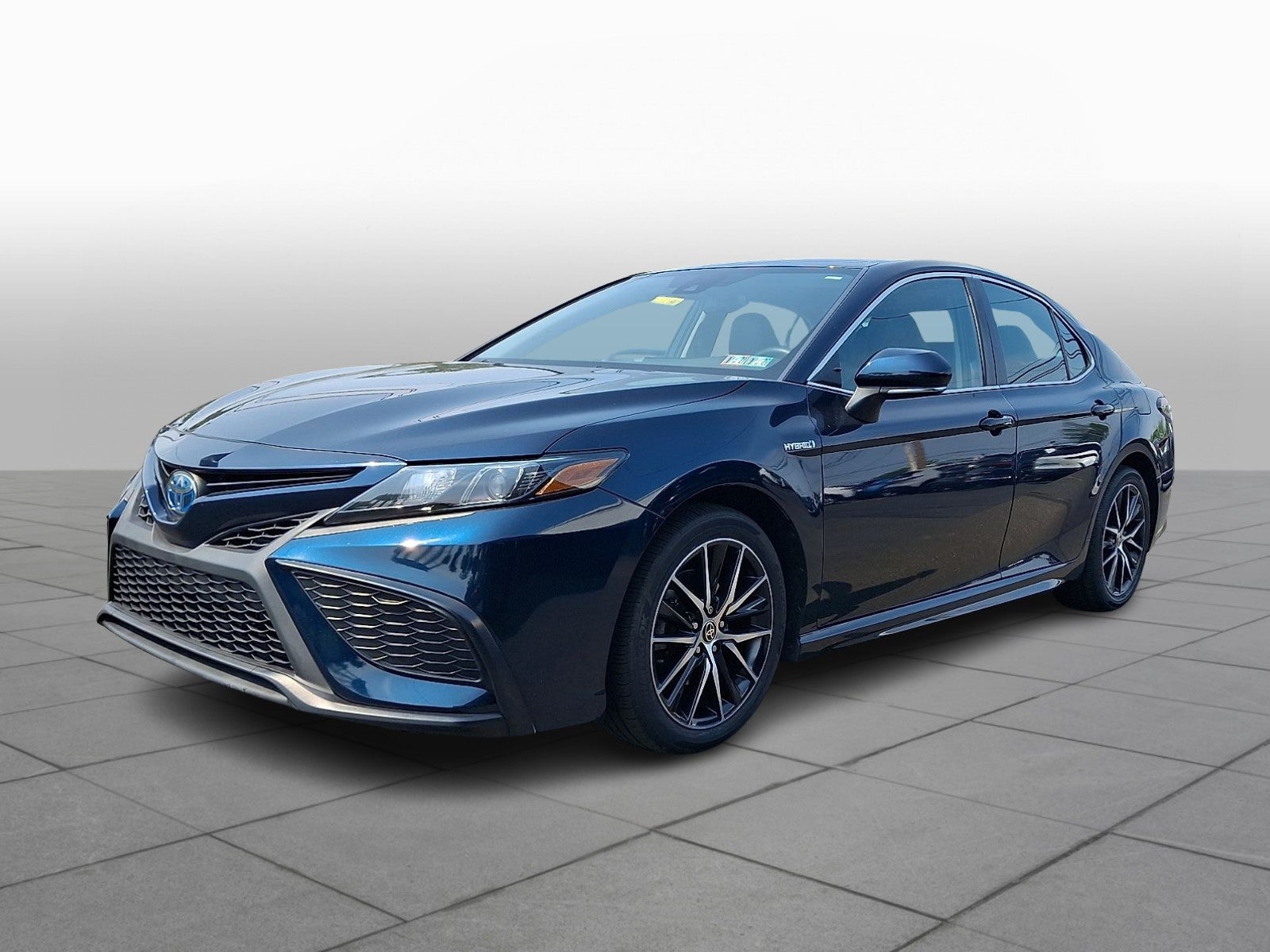 2021 Toyota Camry SE Hybrid