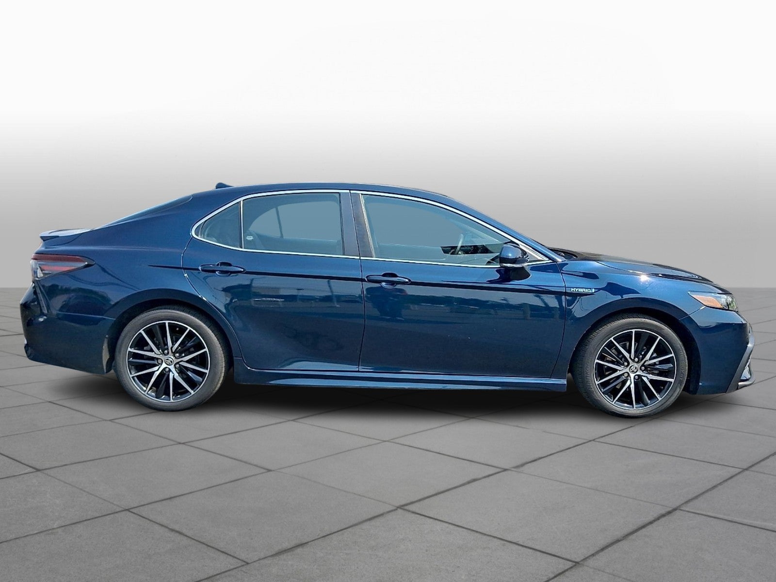 2021 Toyota Camry SE Hybrid