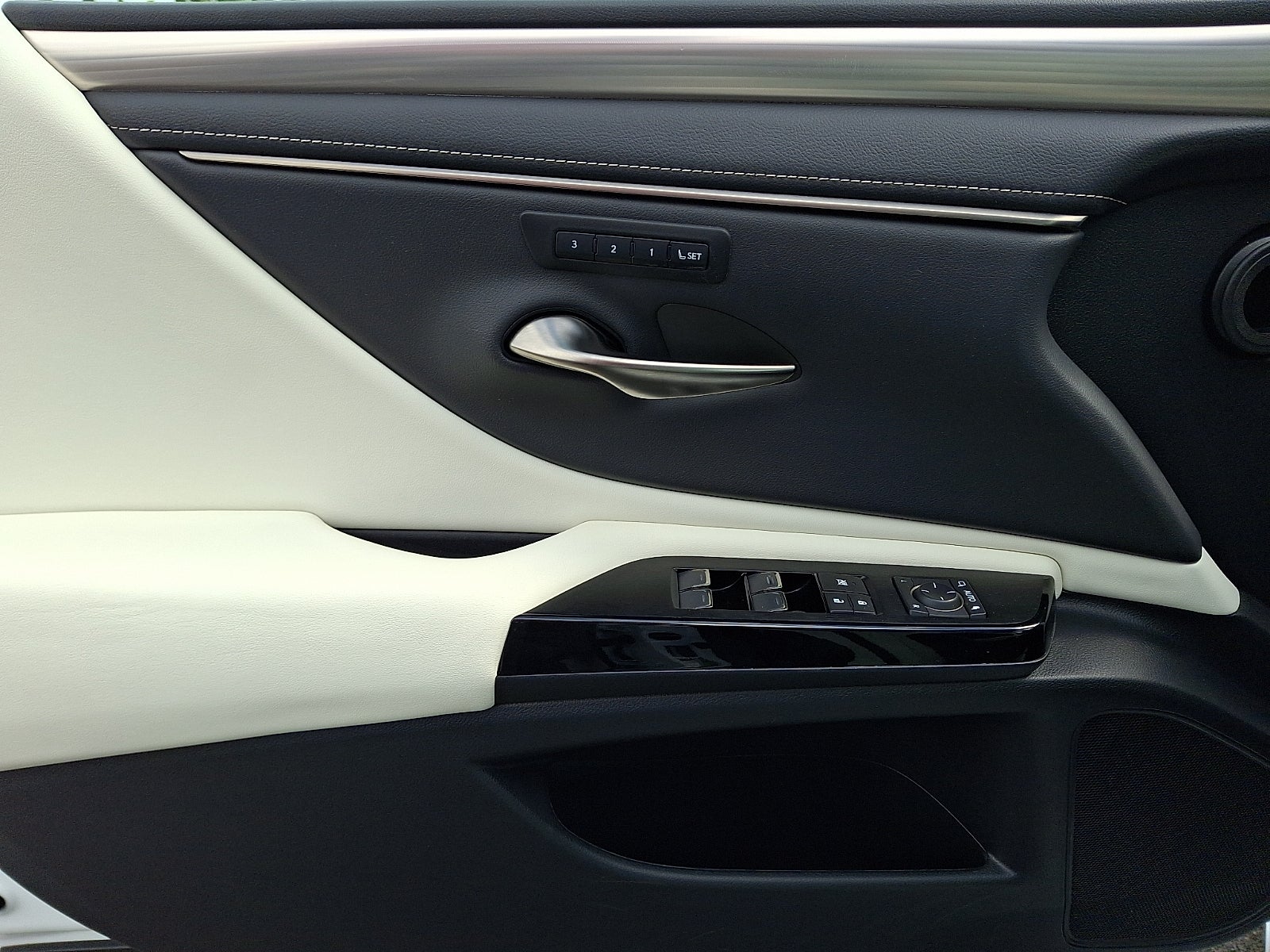2023 Lexus ES 350 F SPORT Handling