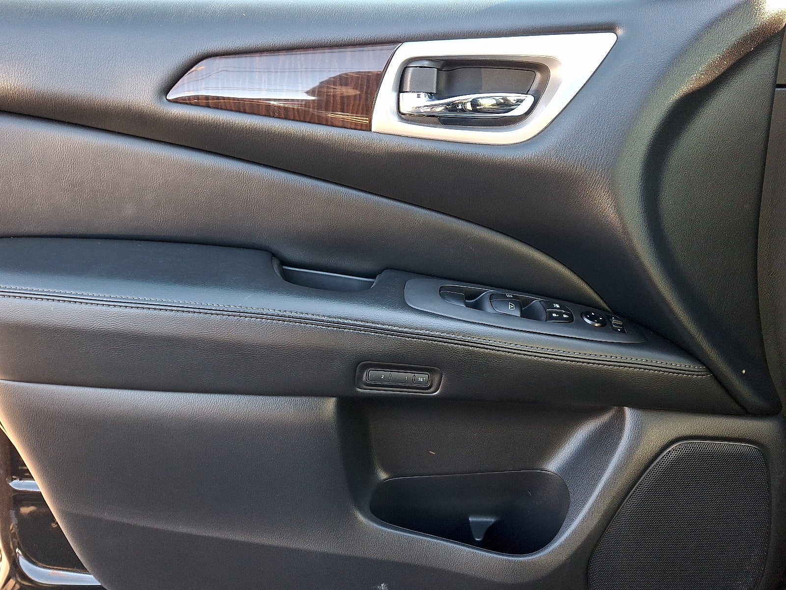 2016 Nissan Pathfinder SL