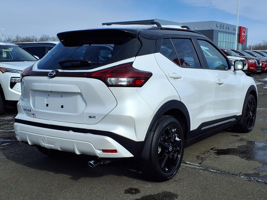 2023 Nissan Kicks SR