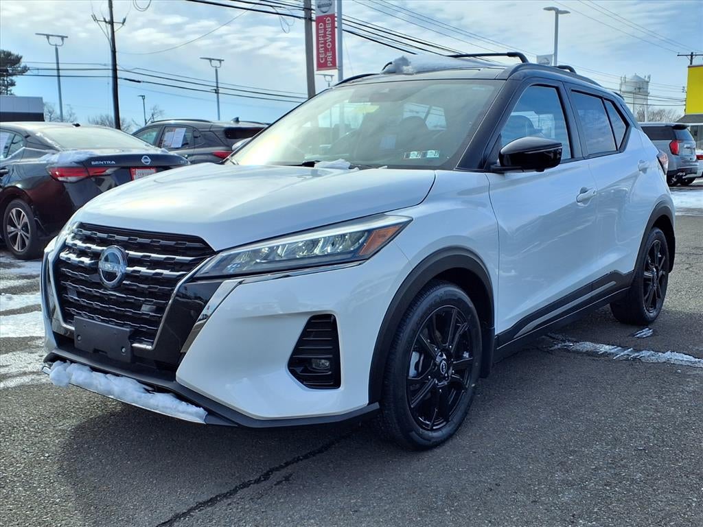 2023 Nissan Kicks SR