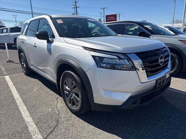 2023 Nissan Pathfinder S