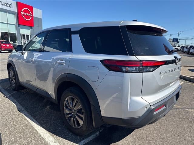 2023 Nissan Pathfinder S