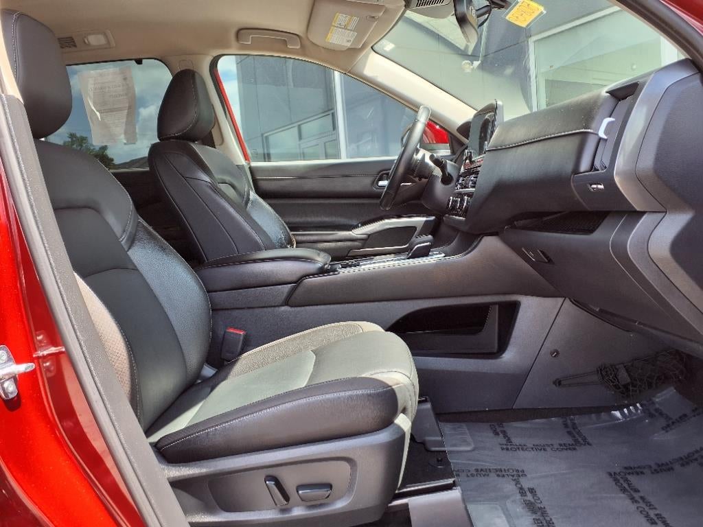 2022 Nissan Pathfinder SL