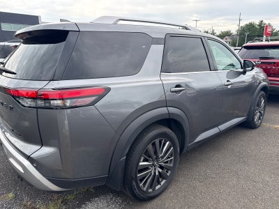 2022 Nissan Pathfinder SL