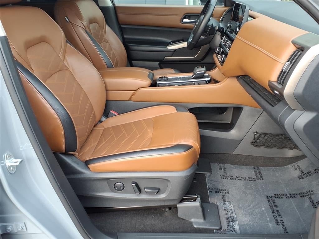 2023 Nissan Pathfinder Platinum