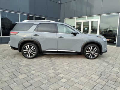 2023 Nissan Pathfinder Platinum