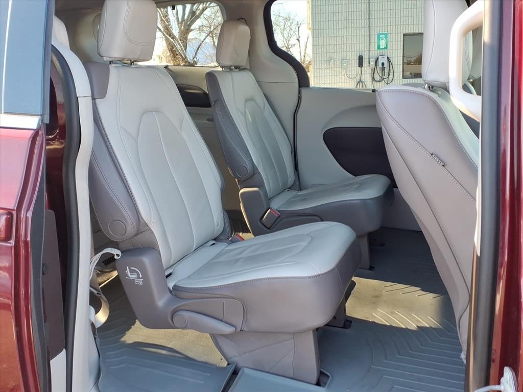 2017 Chrysler Pacifica Touring-L Plus