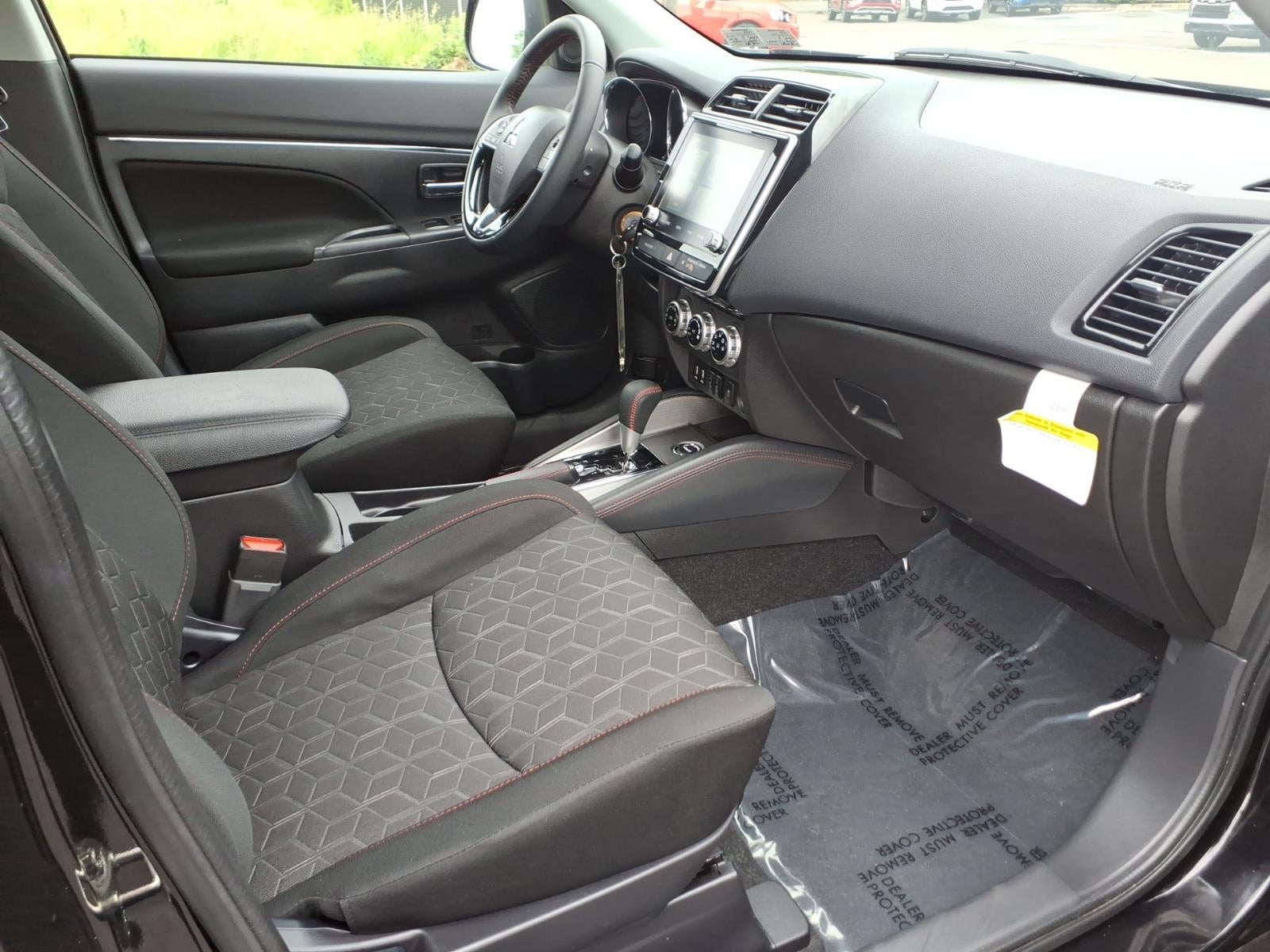 2025 Mitsubishi Outlander Sport LE