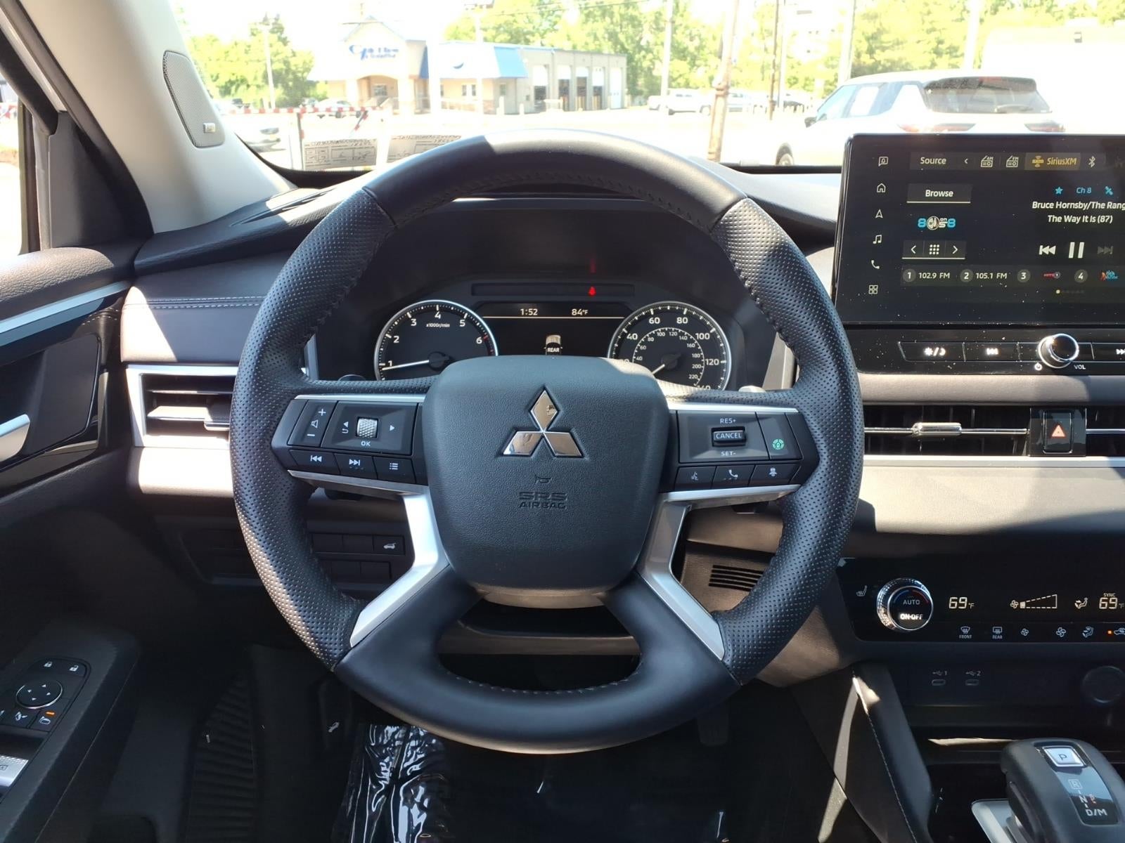 2025 Mitsubishi Outlander SE