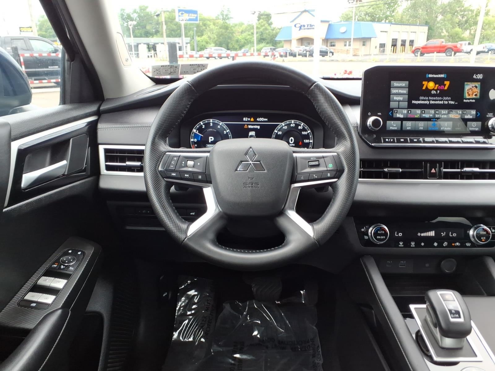 2024 Mitsubishi Outlander SE
