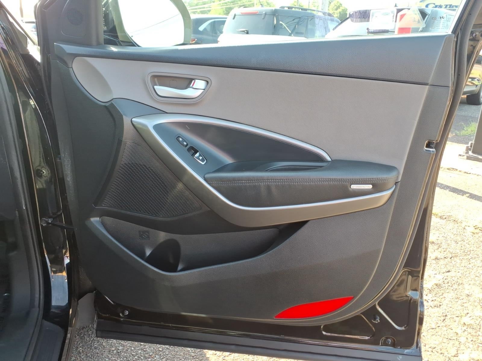 2017 Hyundai SANTA FE SE