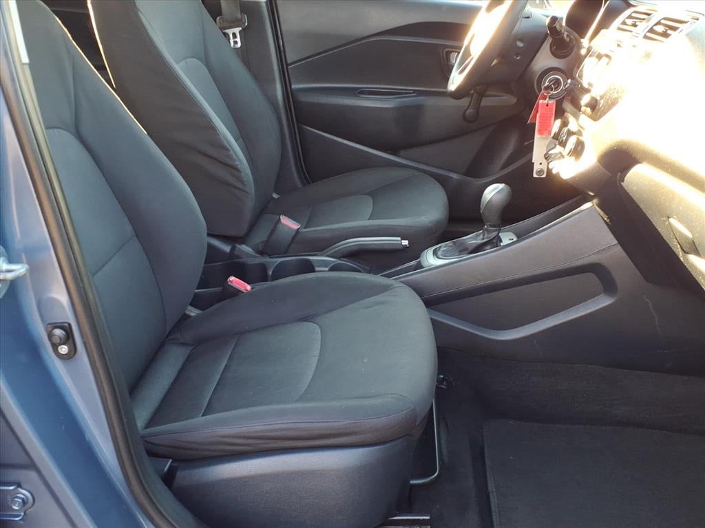 2016 Kia Rio 5-Door LX