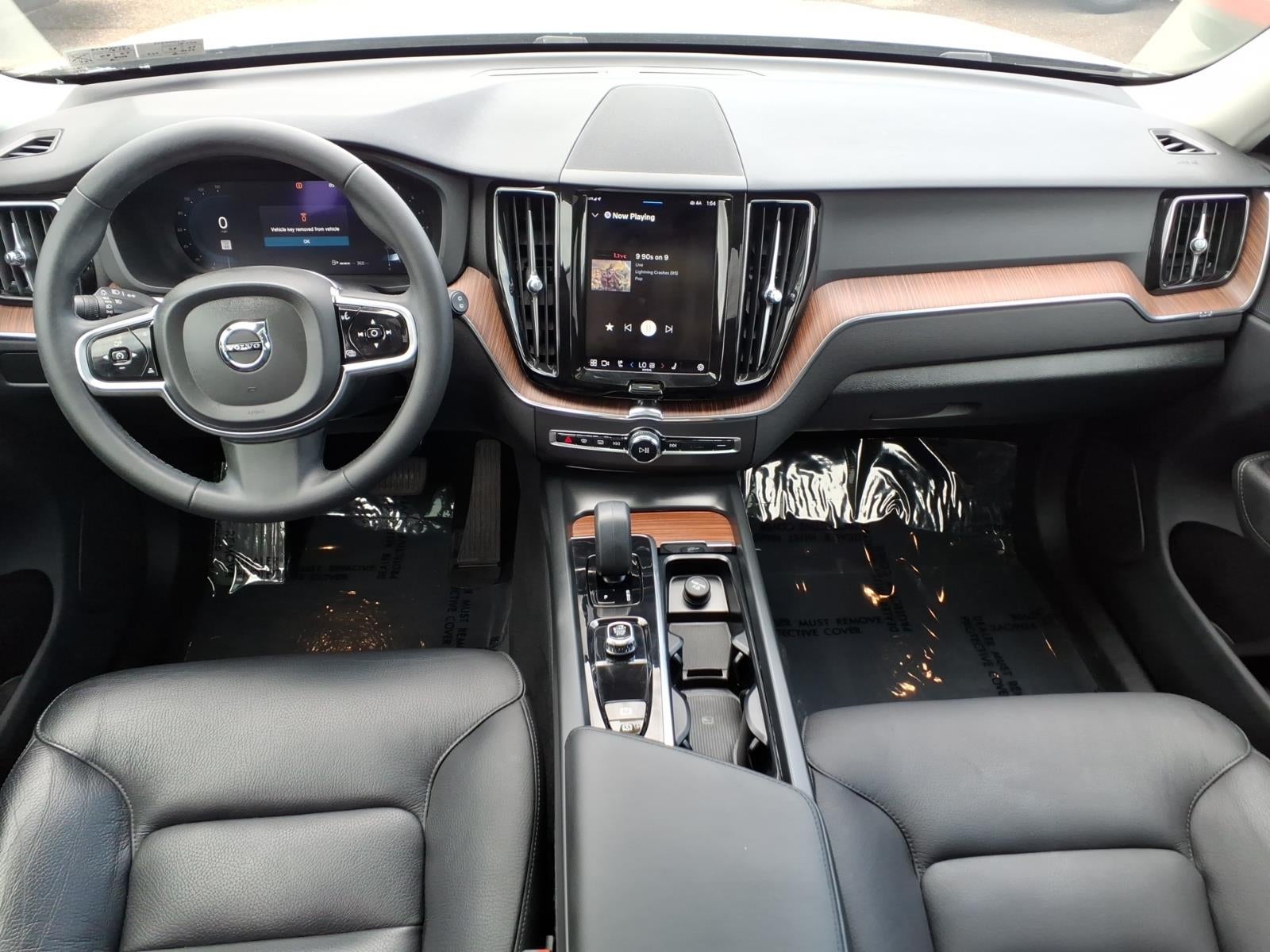 2023 Volvo XC60 B5 Plus Bright Theme